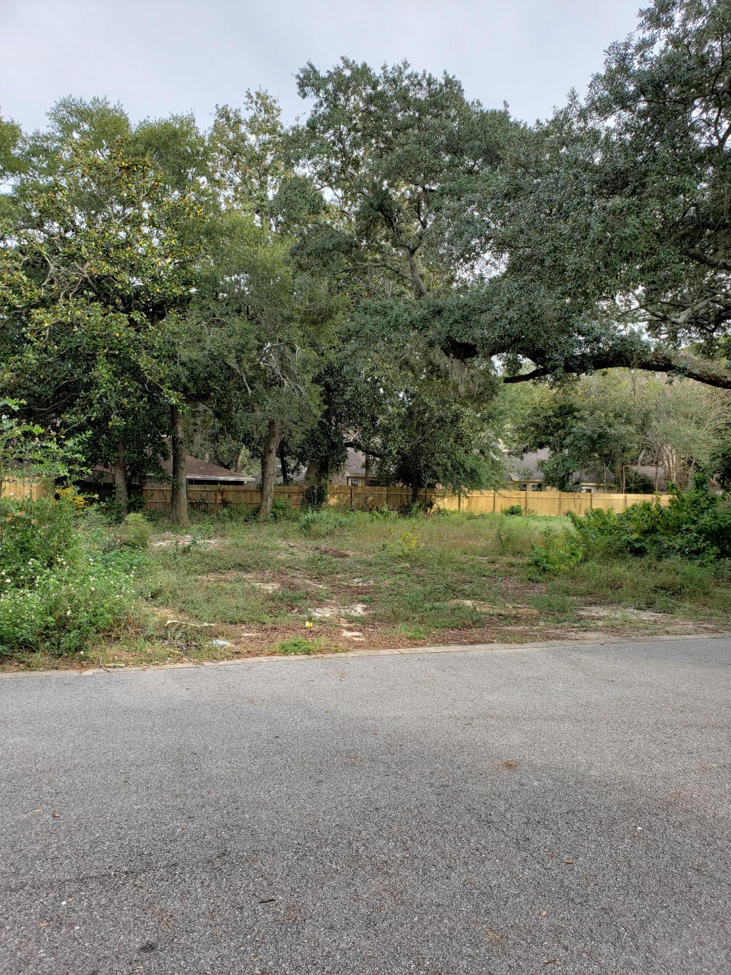 PLANTATION OAKS OF MARY ESTHER LOT 3 - Land