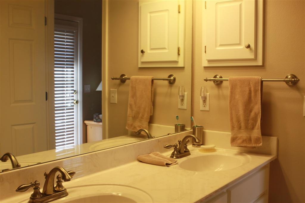 EMERALD VILLAGE - Residential