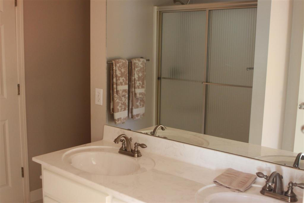 EMERALD VILLAGE - Residential