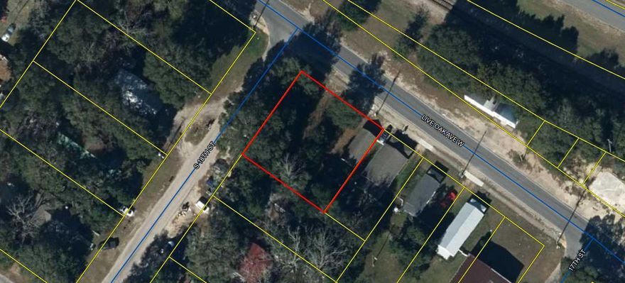 2 City Lots in Downtown DeFuniak Springs! Perfect to build your new home! There is a block storage building on the property that could easily be made into a tiny home. All measurements should be verified by buyer.