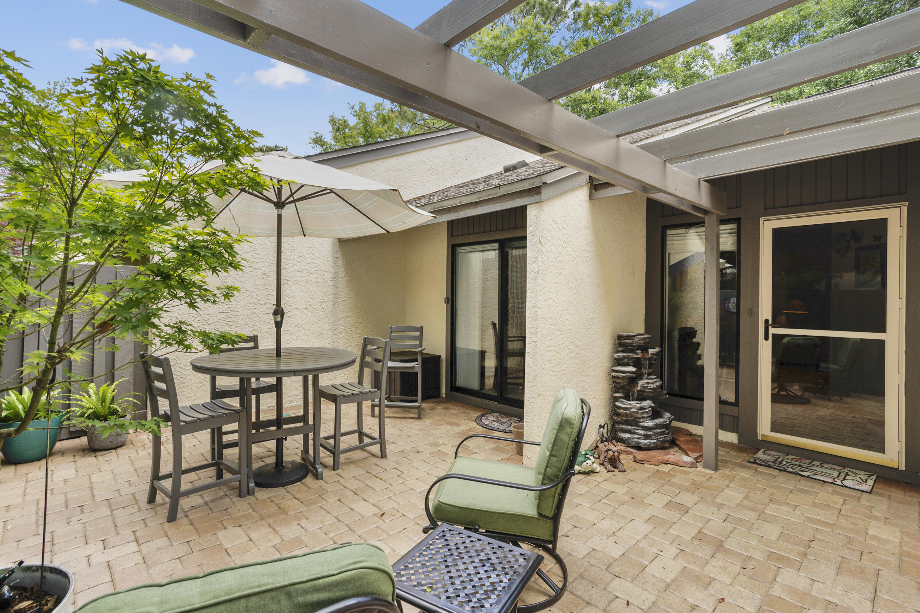 ROYAL OAK VILLAS BLUEWATER BAY - Residential