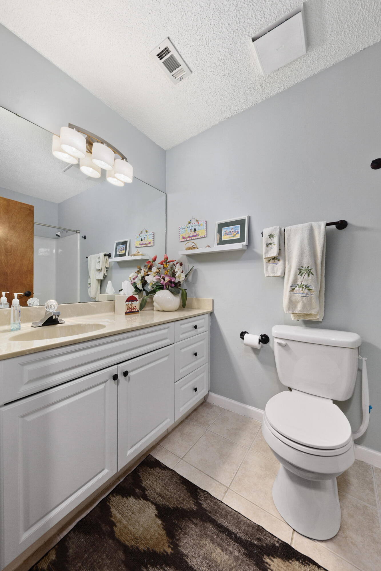 ROYAL OAK VILLAS BLUEWATER BAY - Residential