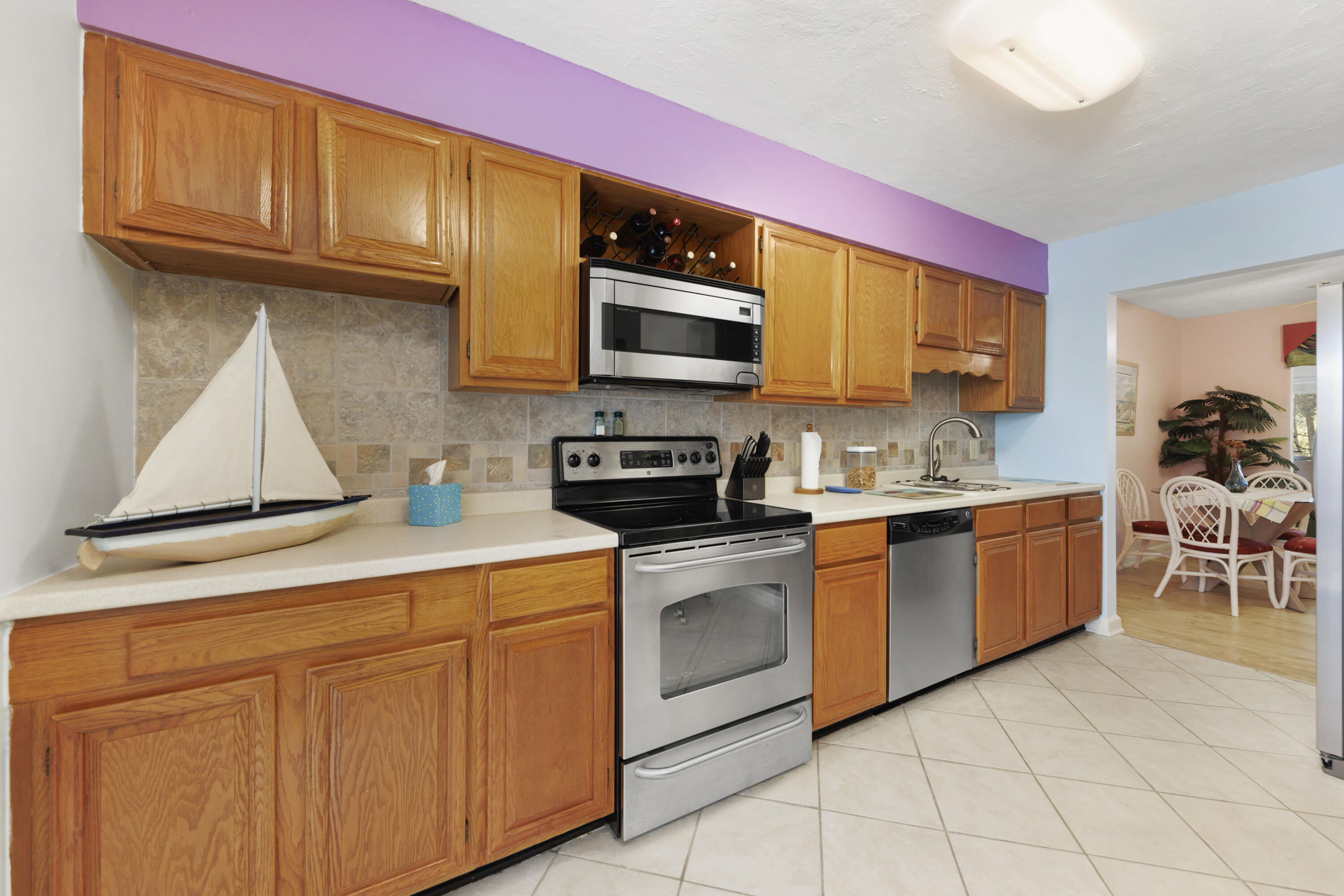 ROYAL OAK VILLAS BLUEWATER BAY - Residential