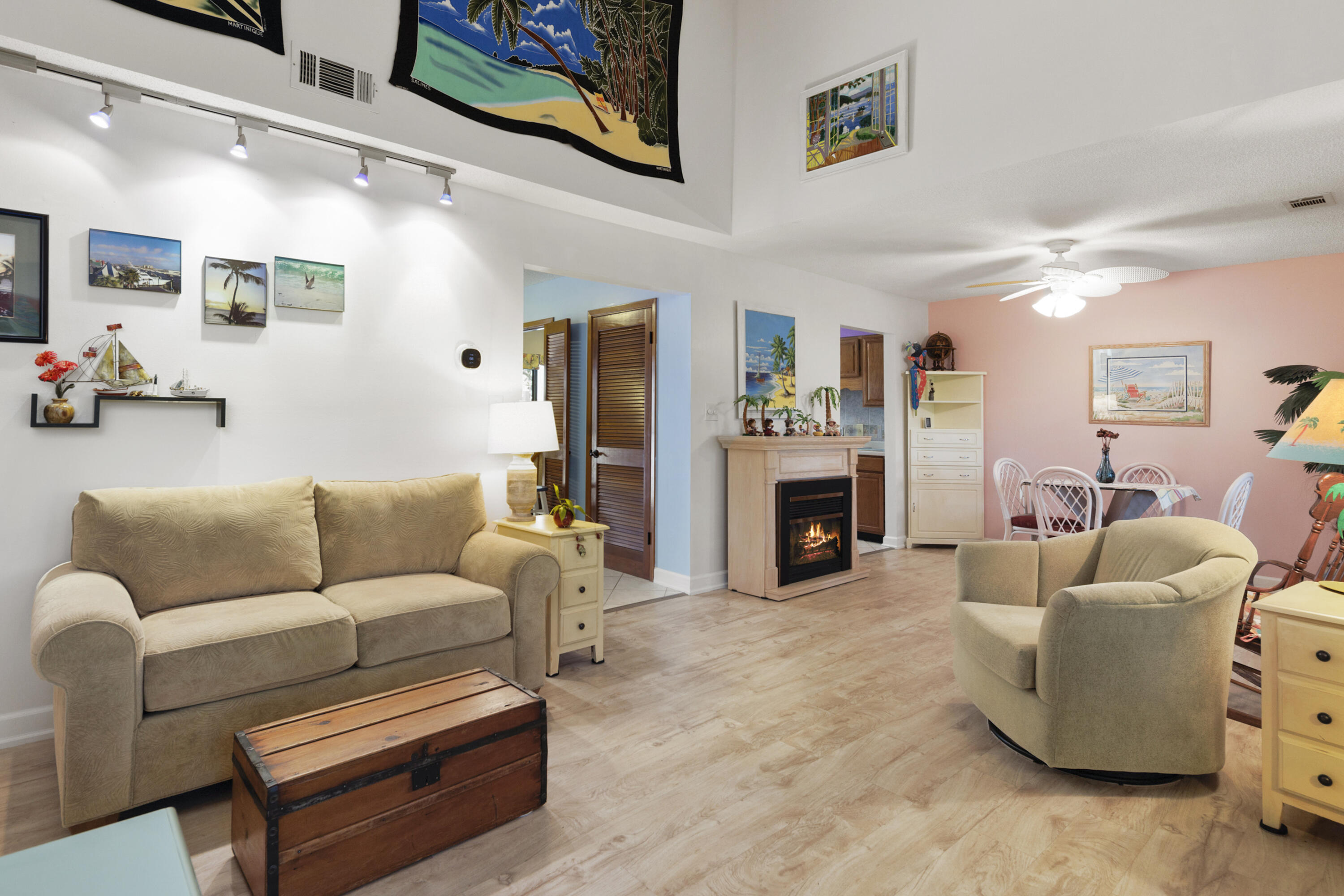 ROYAL OAK VILLAS BLUEWATER BAY - Residential