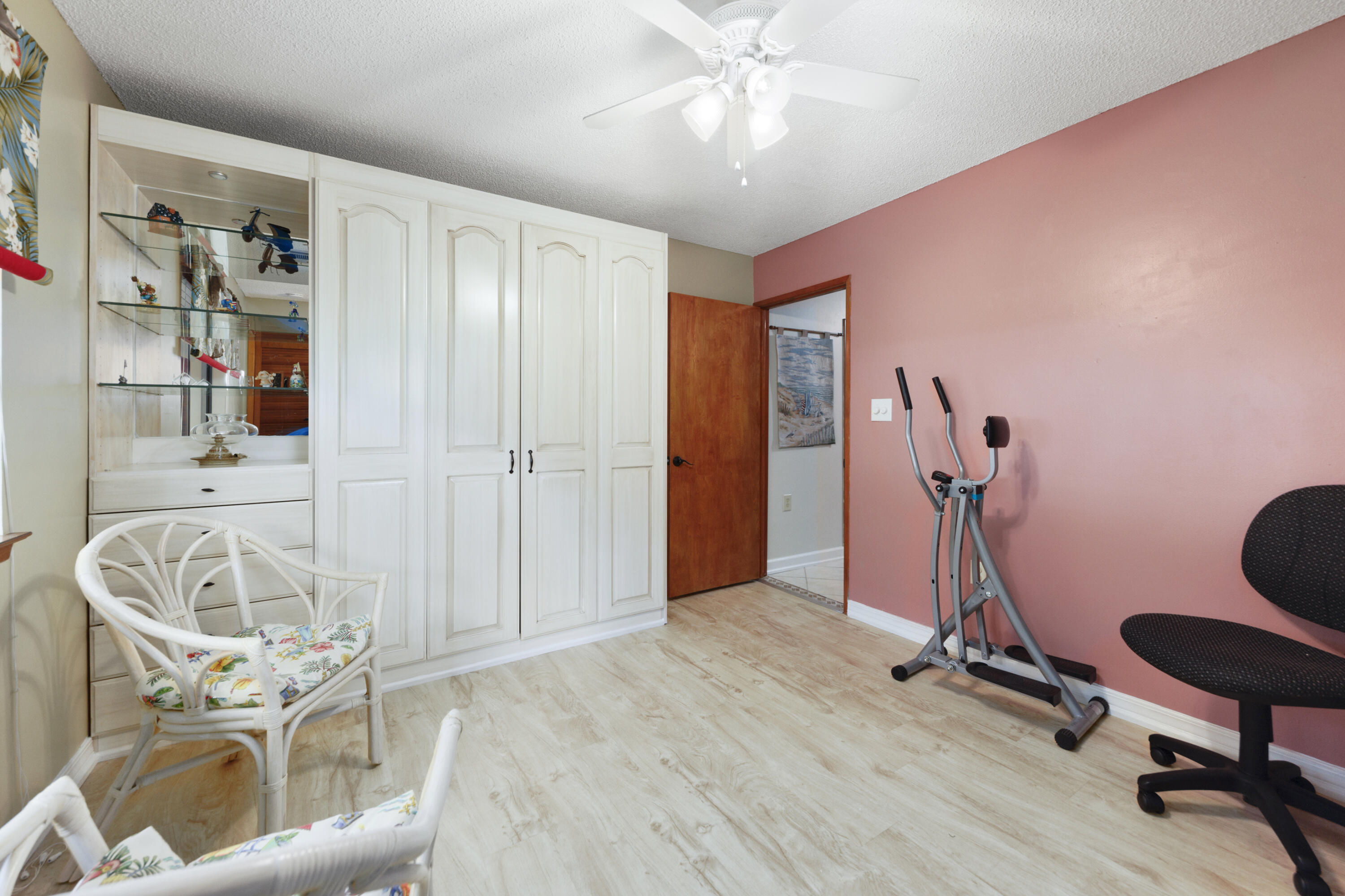 ROYAL OAK VILLAS BLUEWATER BAY - Residential