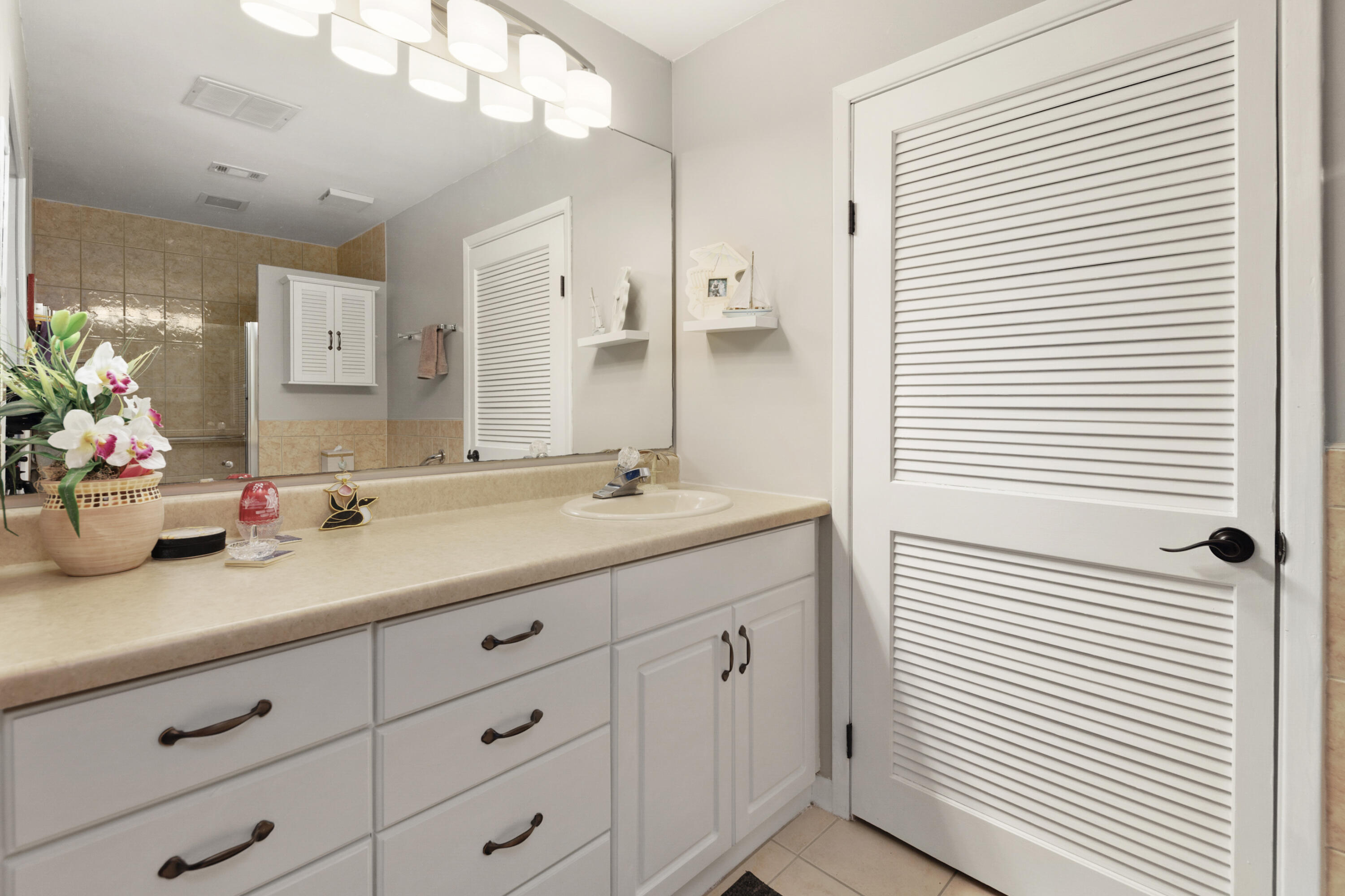 ROYAL OAK VILLAS BLUEWATER BAY - Residential