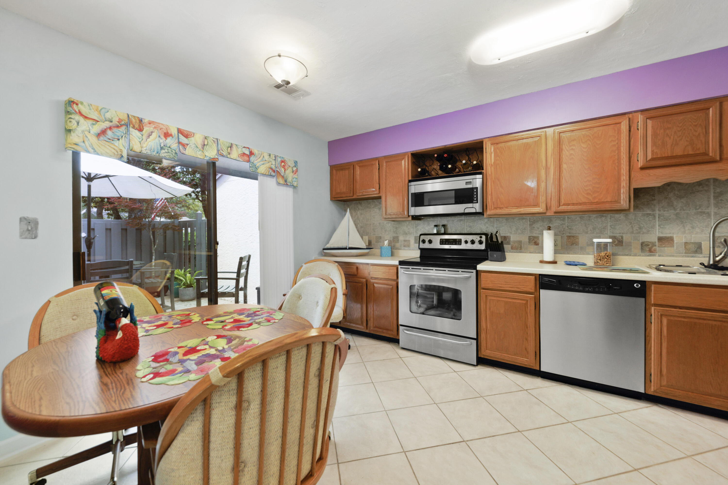 ROYAL OAK VILLAS BLUEWATER BAY - Residential