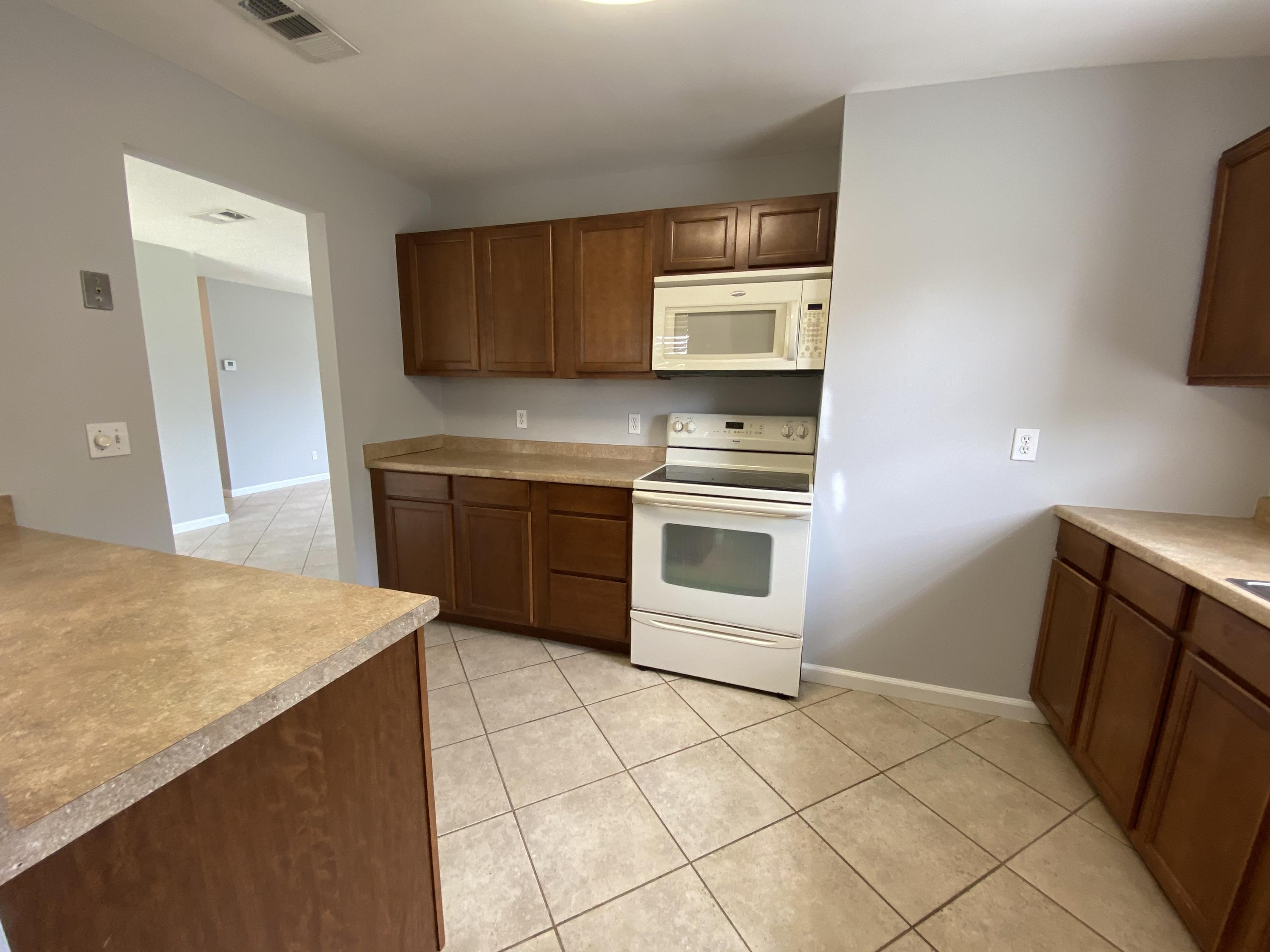 OAK TREE PARK - Residential