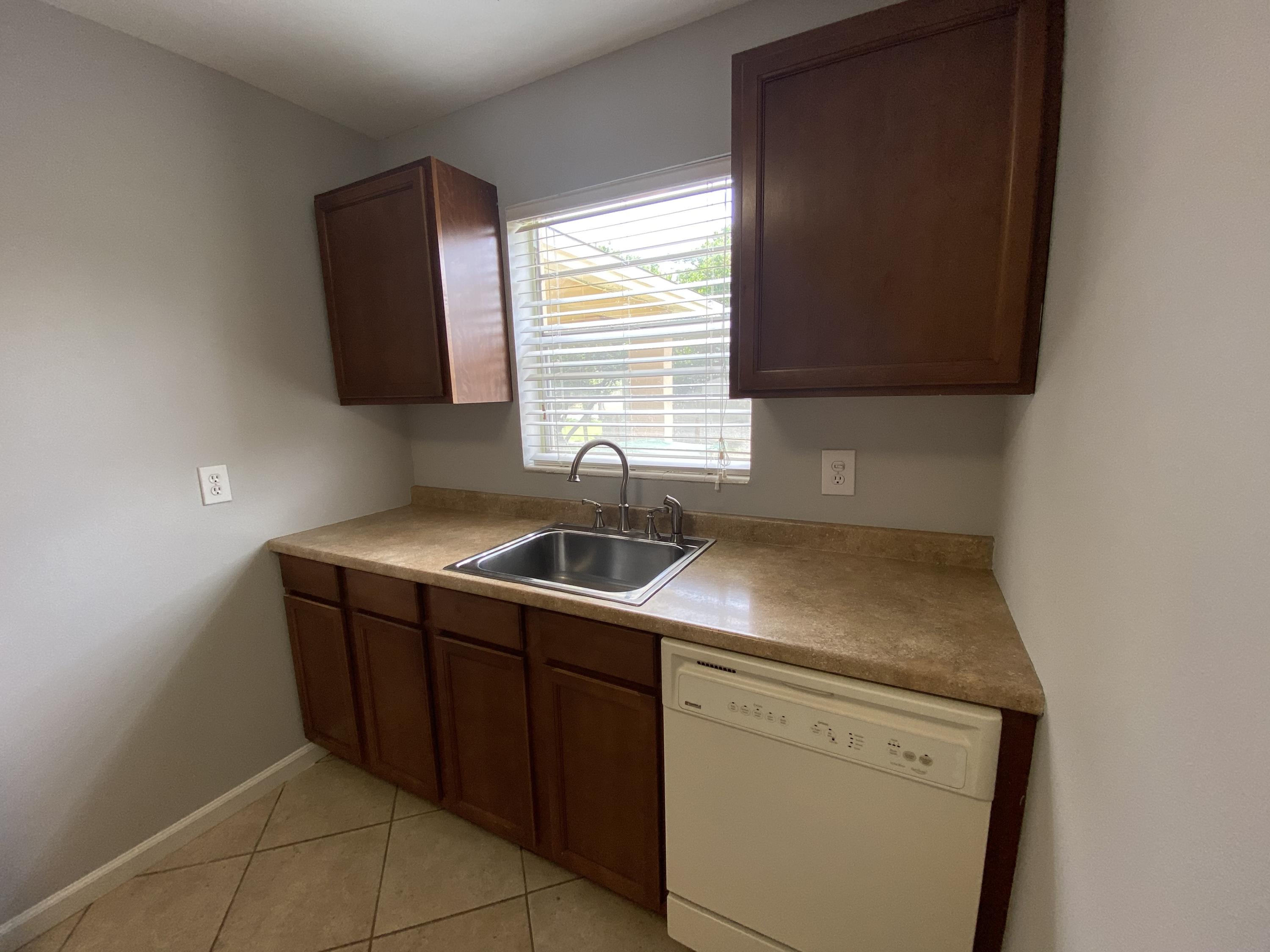 OAK TREE PARK - Residential