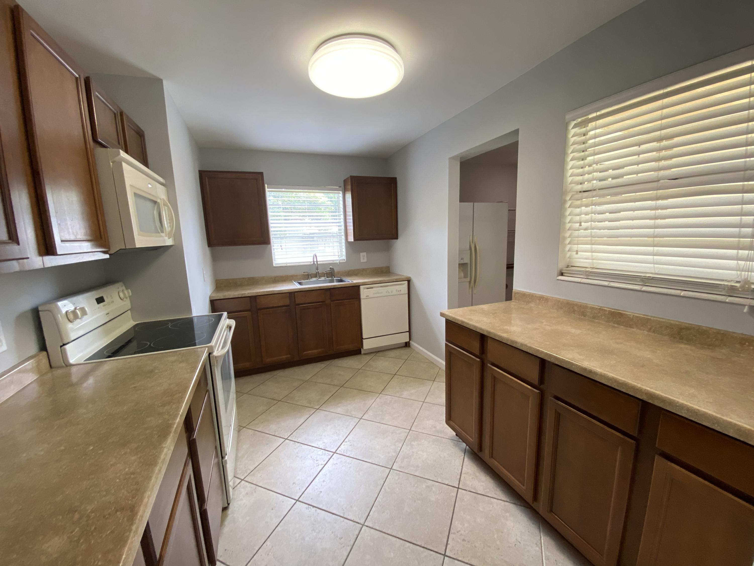 OAK TREE PARK - Residential