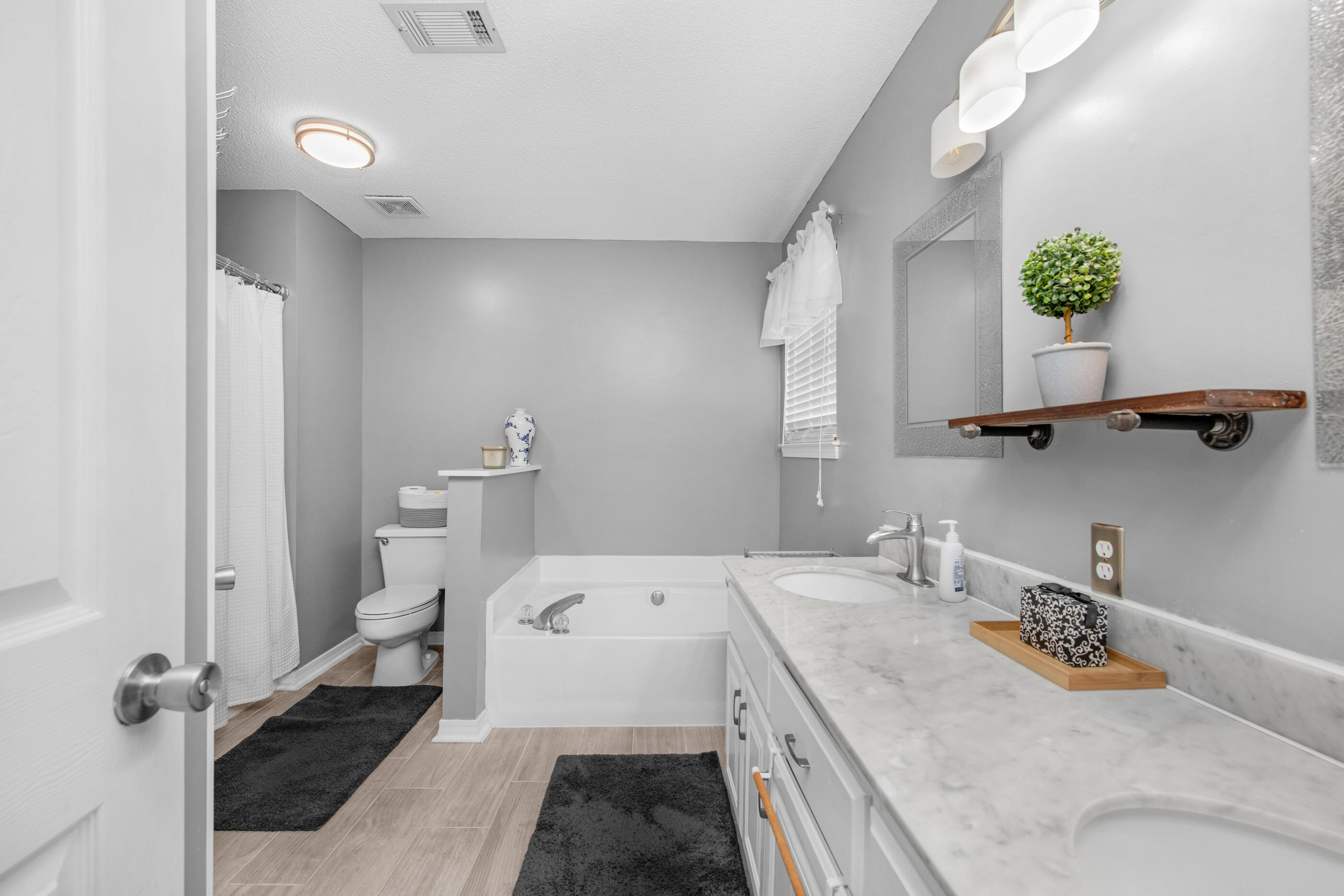 QUAYSIDE VILLAGE - Residential