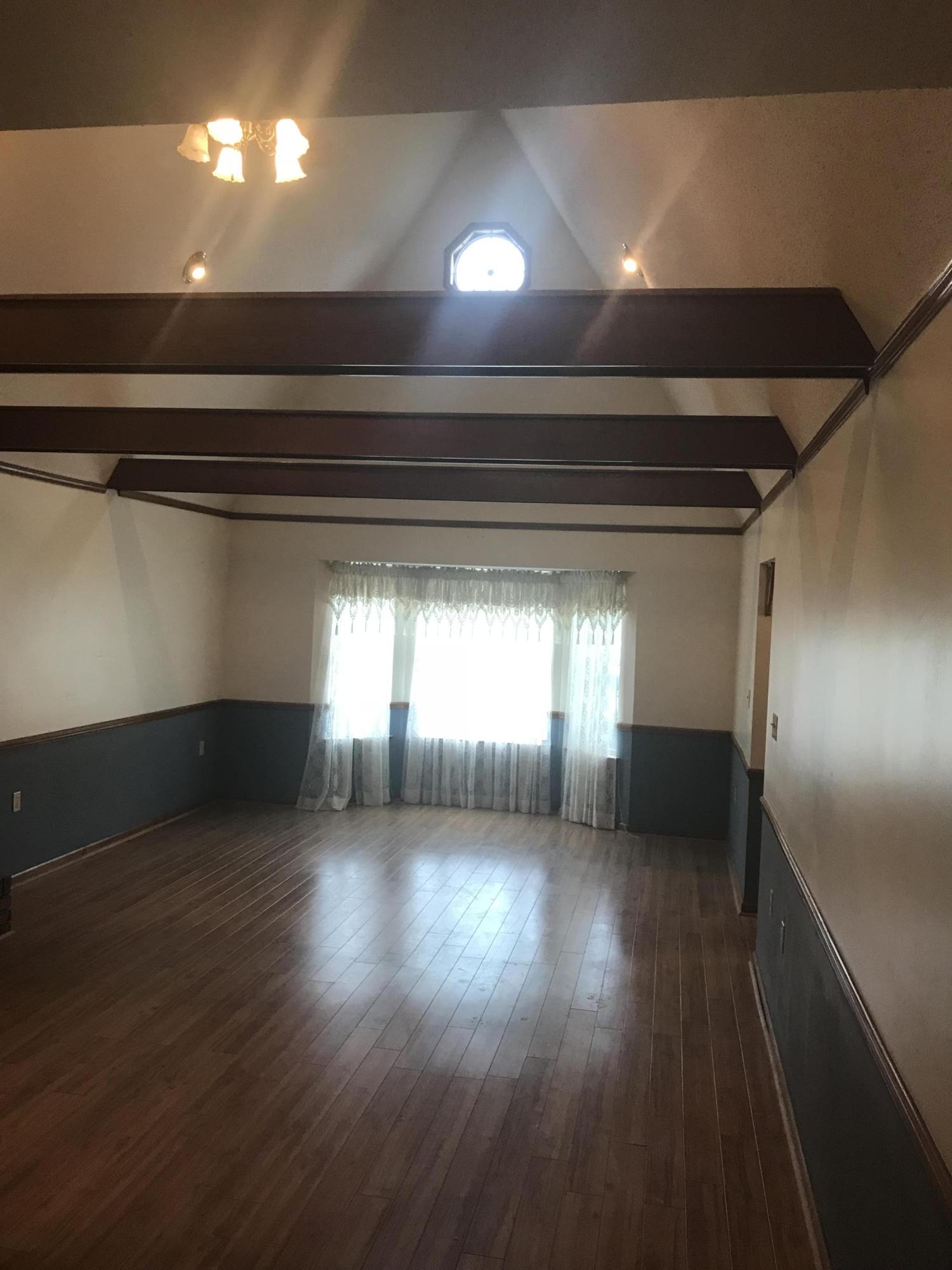 MARY ESTHER MANOR - Residential