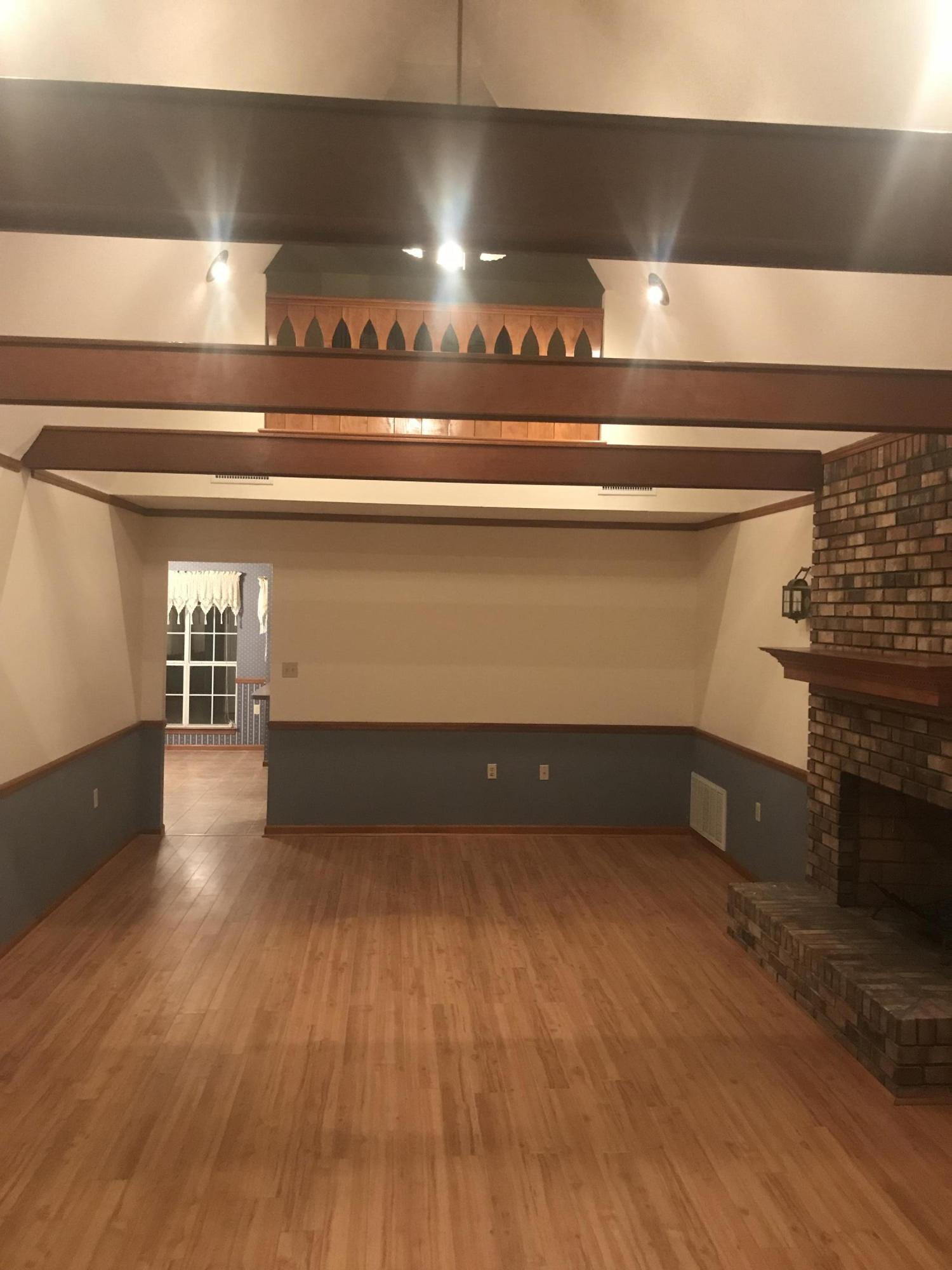 MARY ESTHER MANOR - Residential