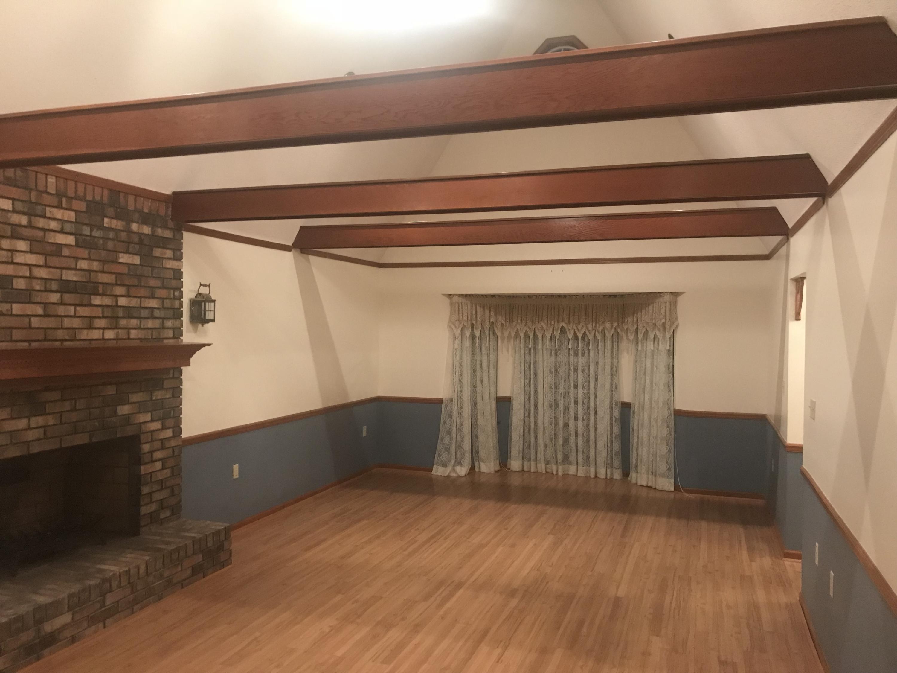 MARY ESTHER MANOR - Residential