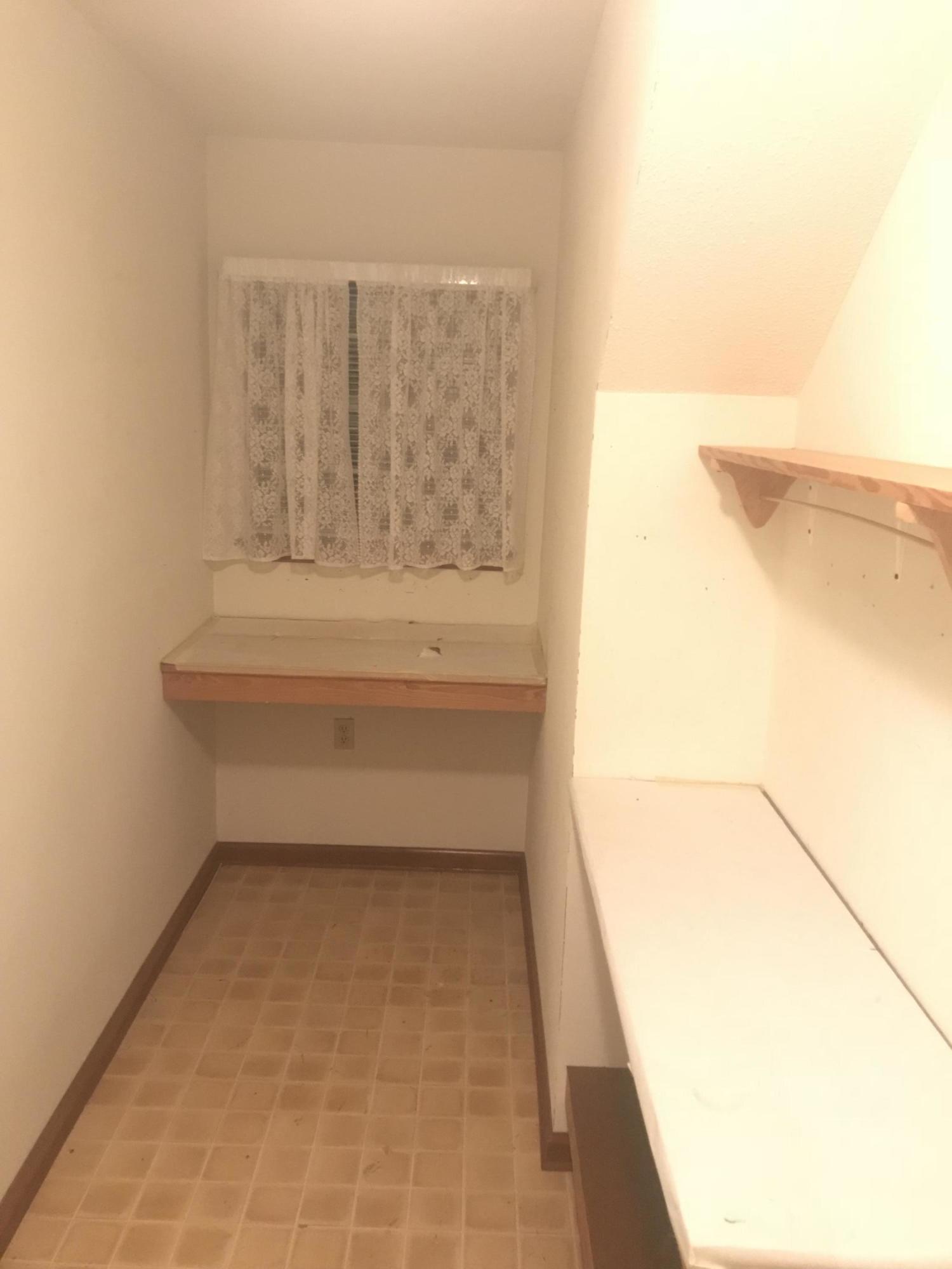 MARY ESTHER MANOR - Residential