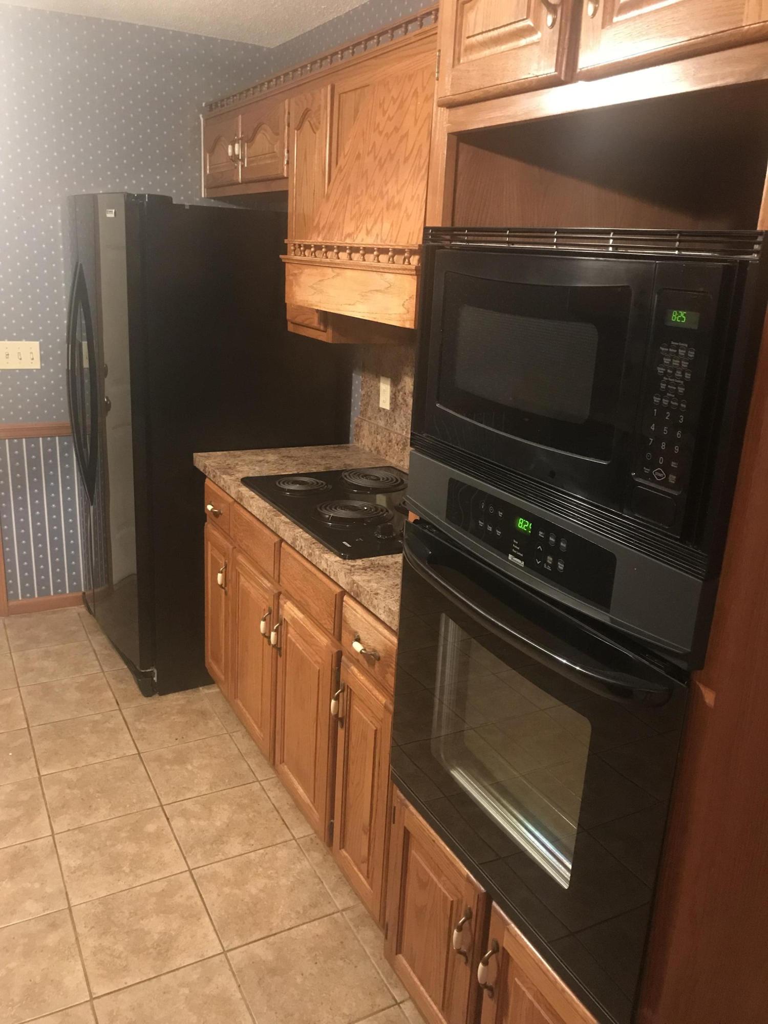 MARY ESTHER MANOR - Residential