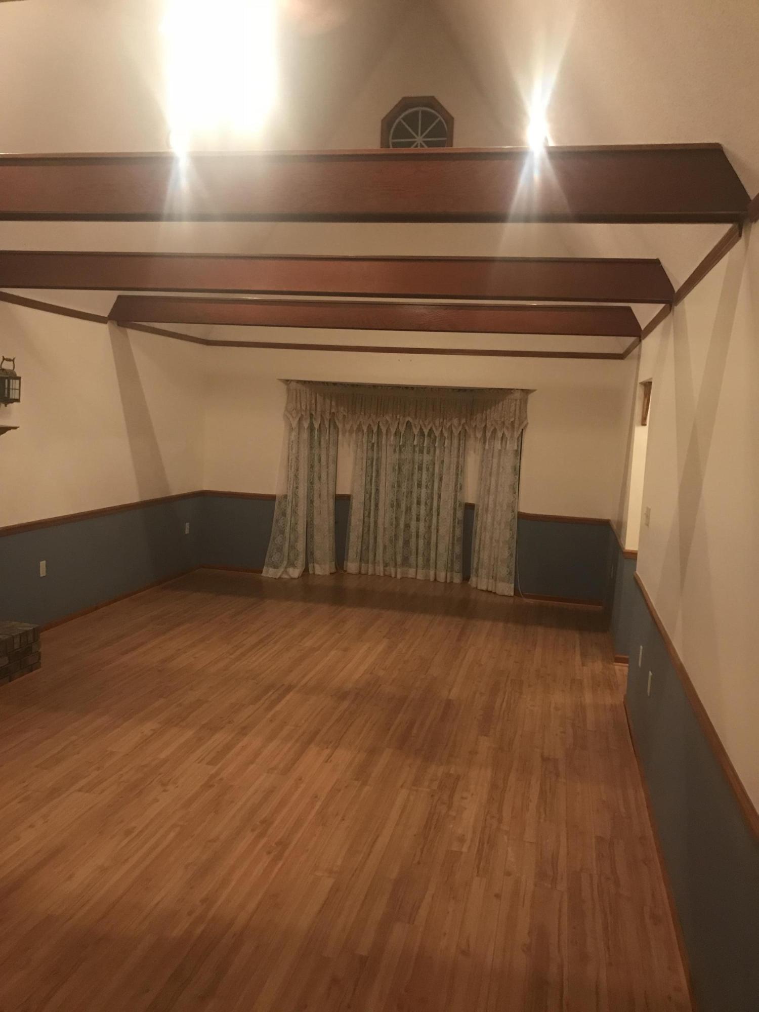 MARY ESTHER MANOR - Residential