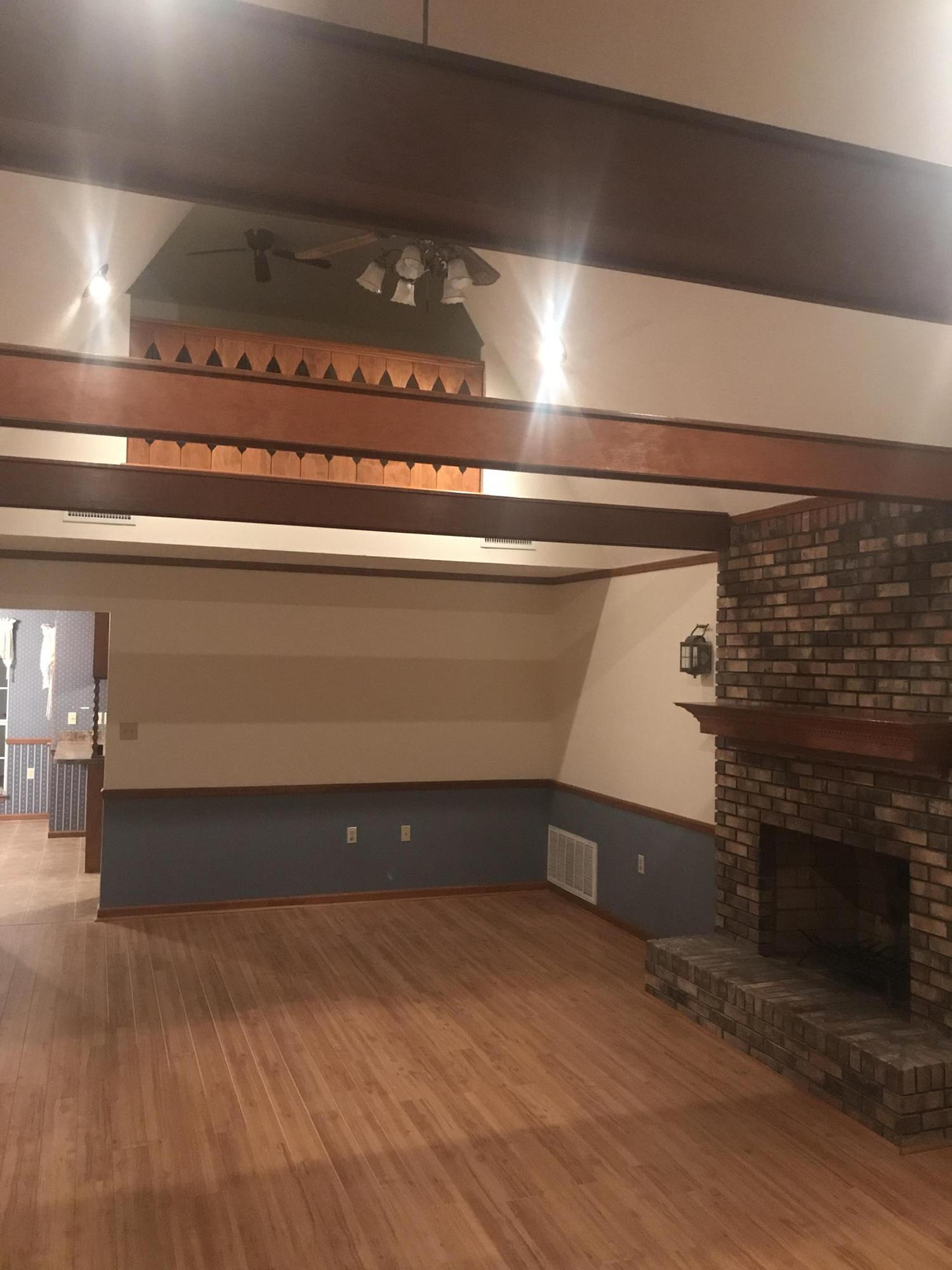 MARY ESTHER MANOR - Residential