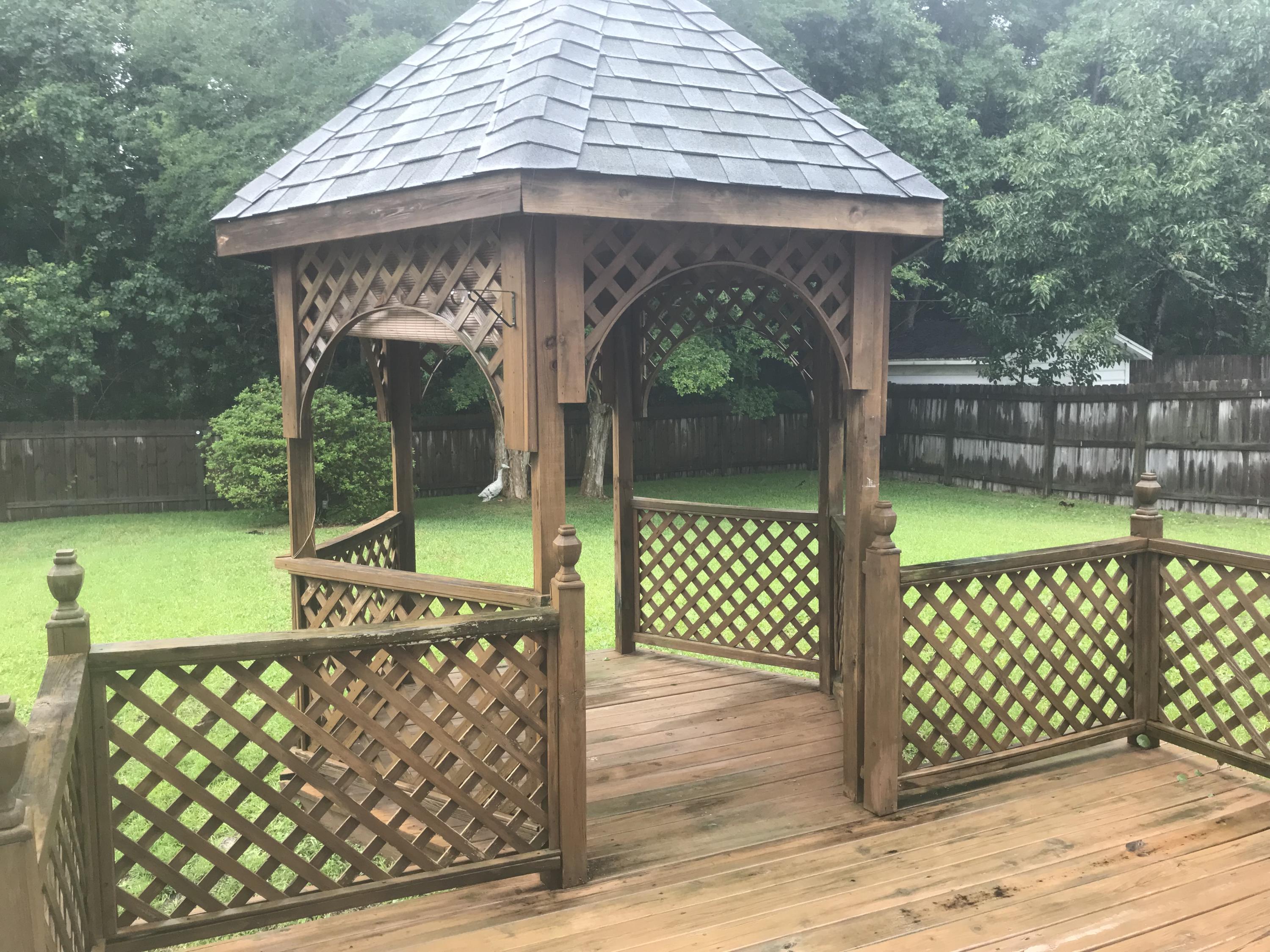 MARY ESTHER MANOR - Residential