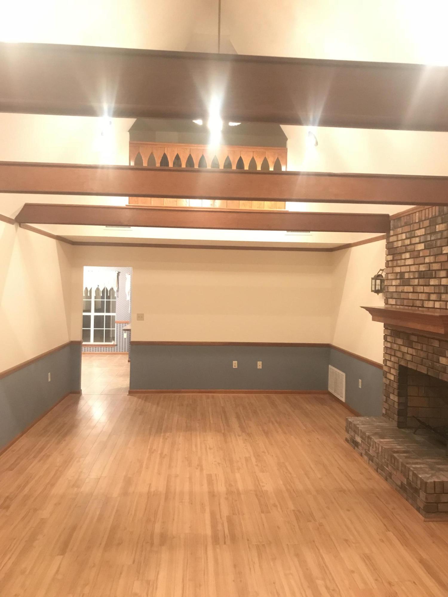 MARY ESTHER MANOR - Residential