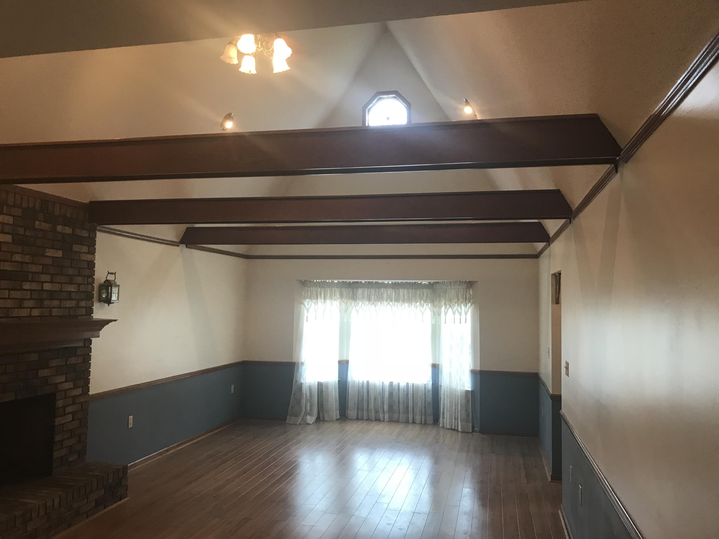 MARY ESTHER MANOR - Residential