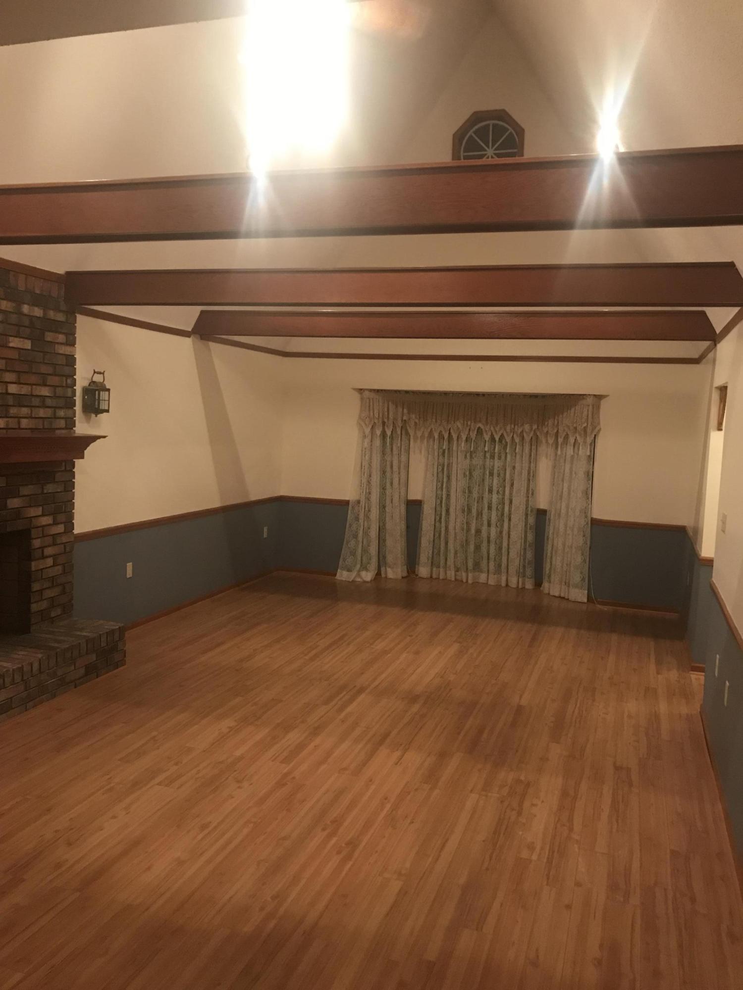 MARY ESTHER MANOR - Residential