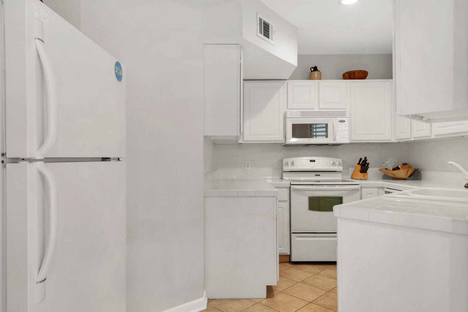 BAYOU VILLAS T/H - Residential