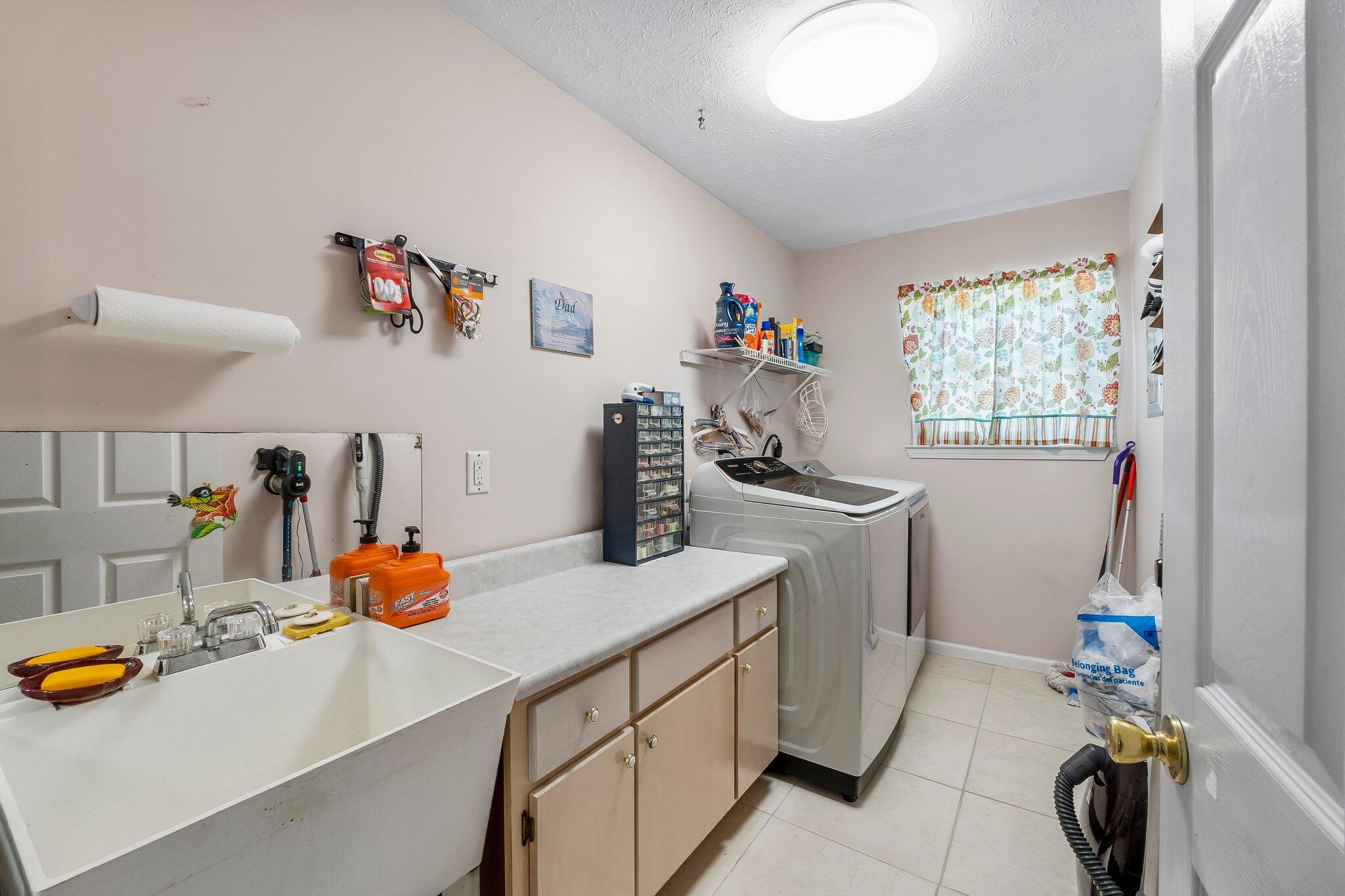 SHEFFIELD'S 2ND ADDN - Residential