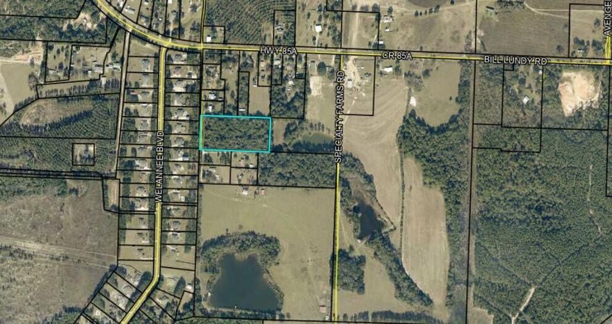 Beautiful wooded 5 acres in a very desirable location in Laurel Hill just north of Crestview. Convenient to town yet with a rural and country atmosphere.  Property this nice is rare to our market...this one will not last long!