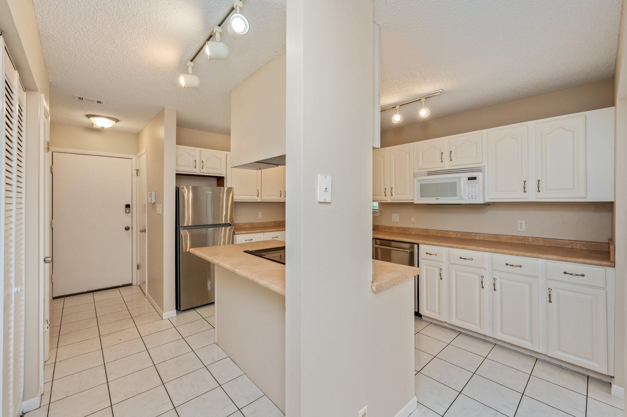 HOLLEY BY THE SEA - Residential