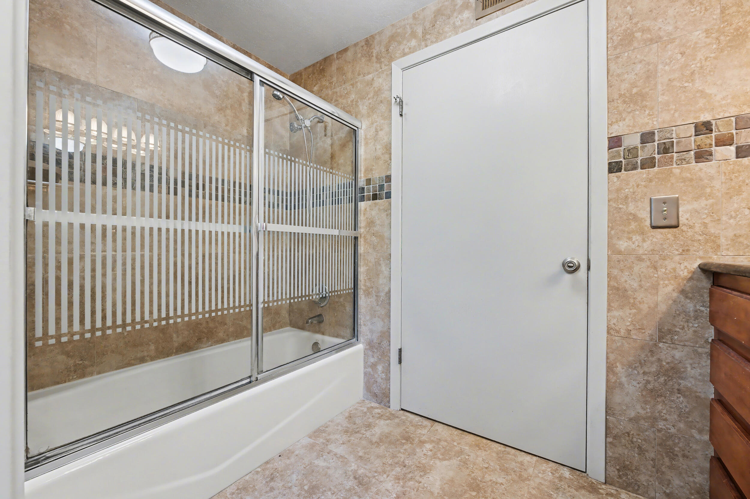 WHISPER BAY - Residential