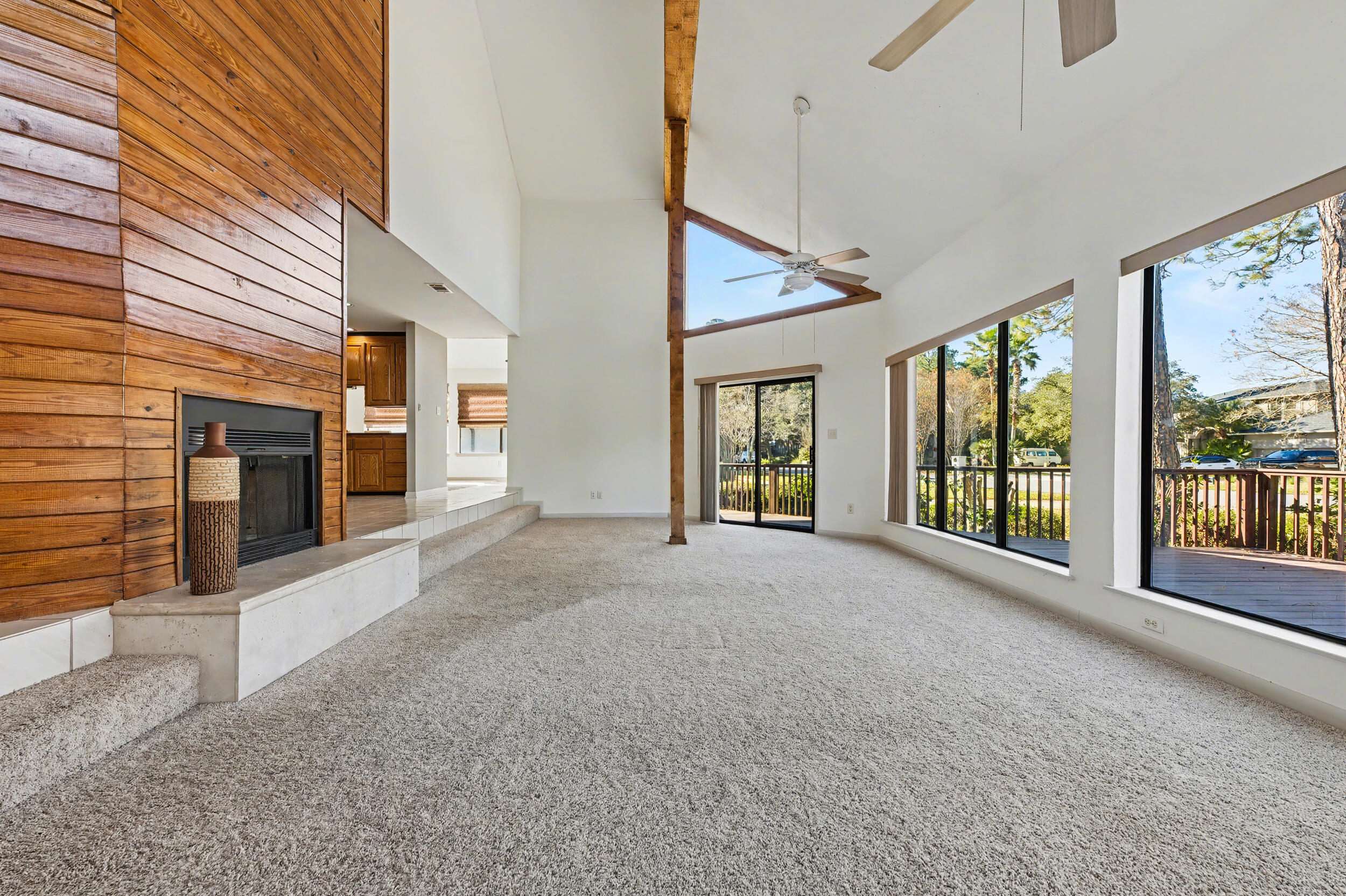 WHISPER BAY - Residential