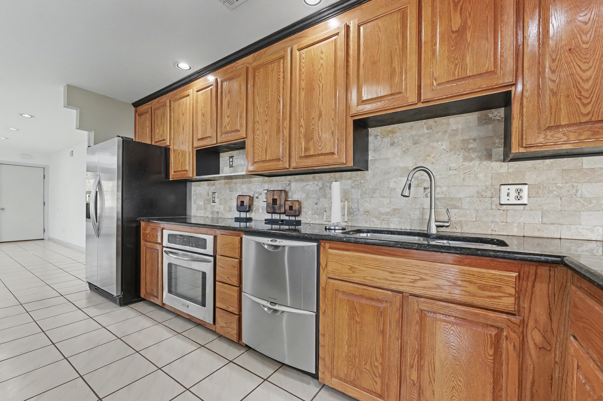 WHISPER BAY - Residential