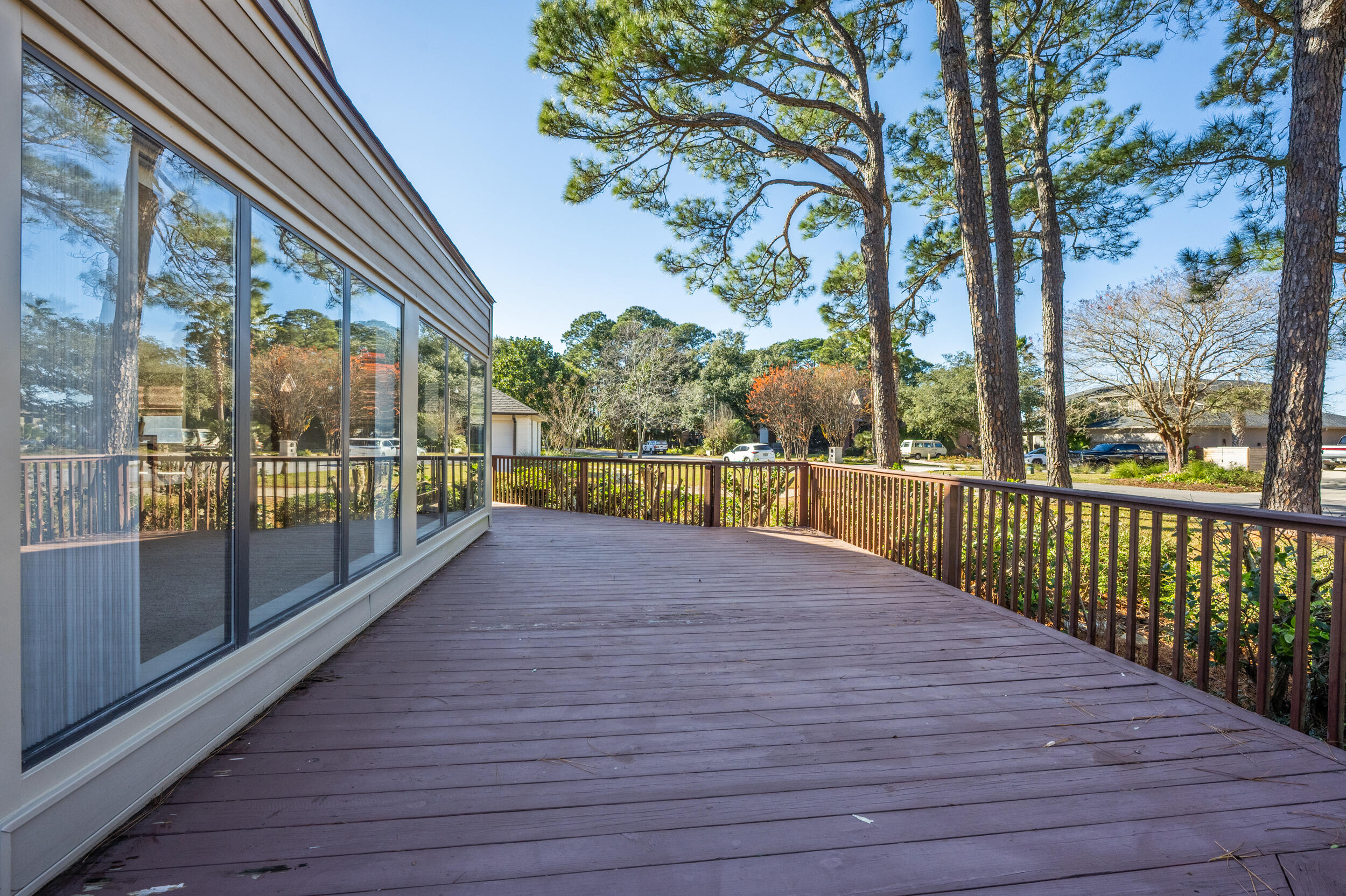 WHISPER BAY - Residential