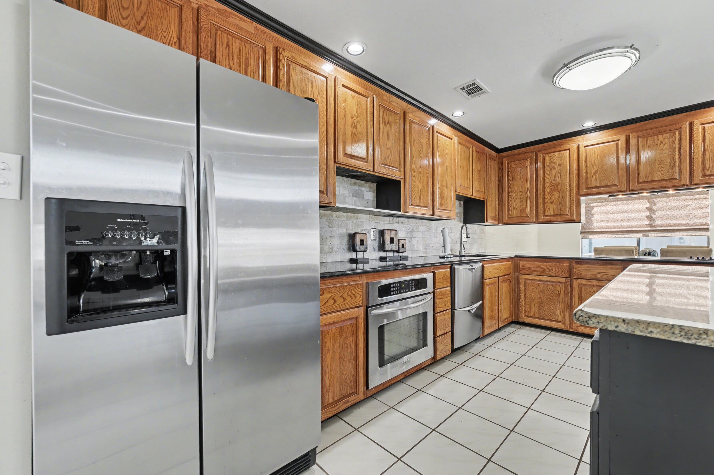 WHISPER BAY - Residential