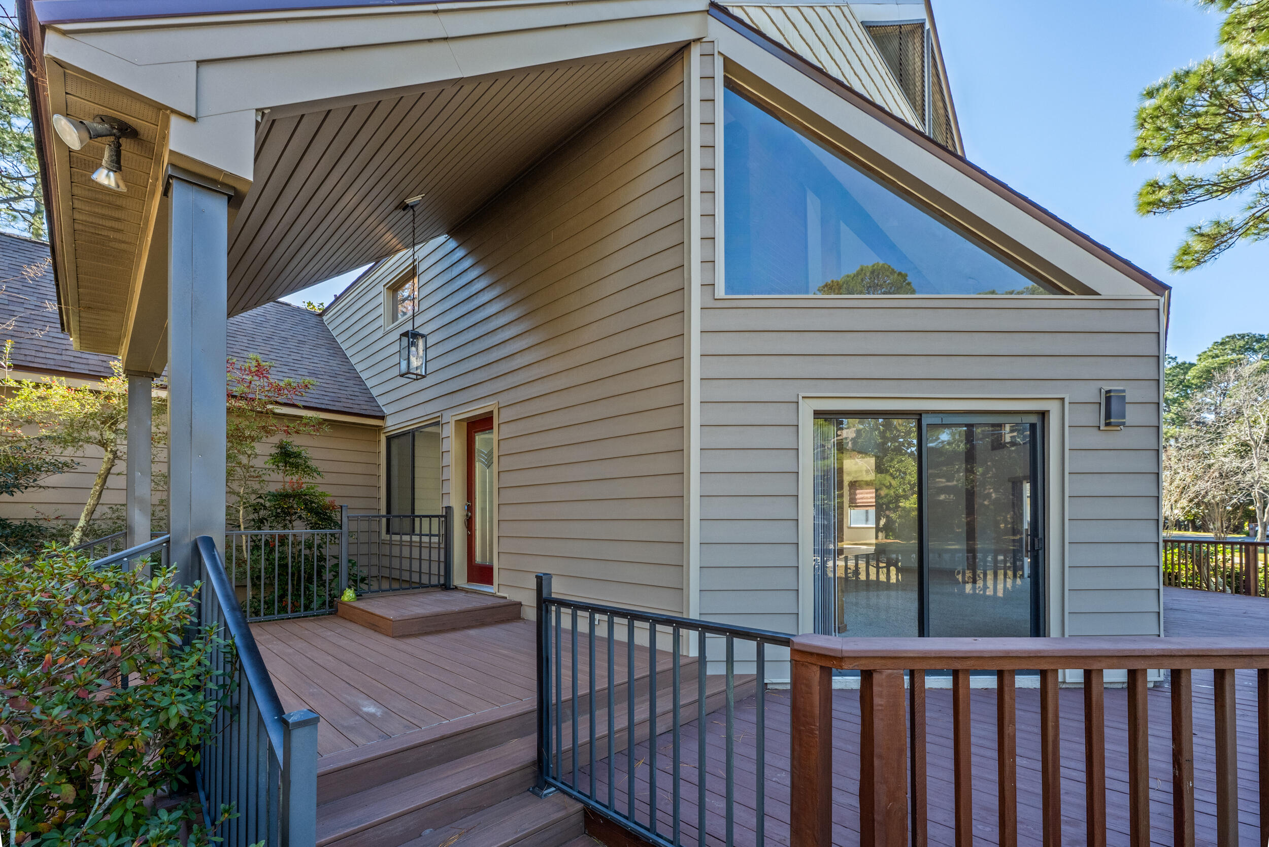 WHISPER BAY - Residential