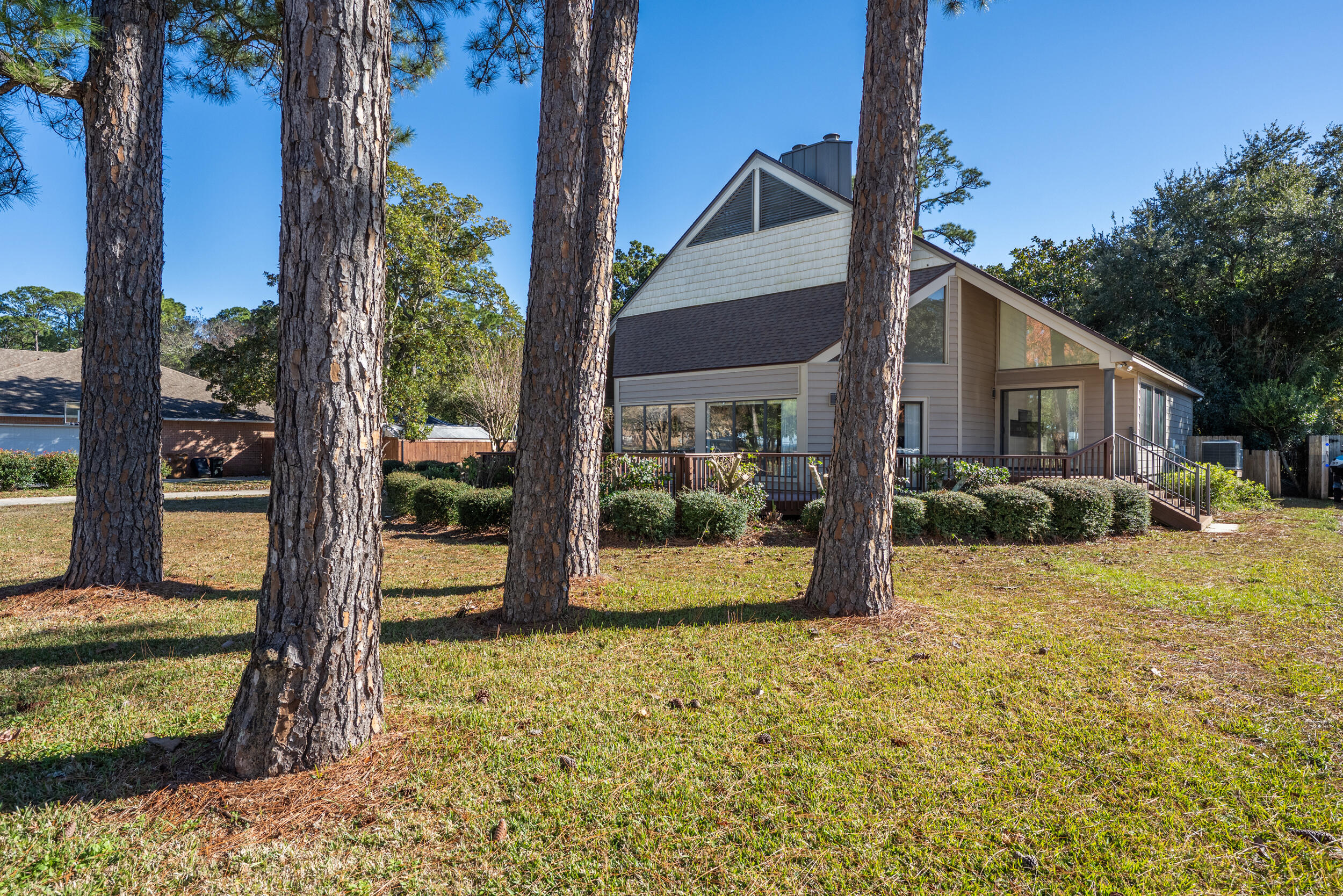 WHISPER BAY - Residential