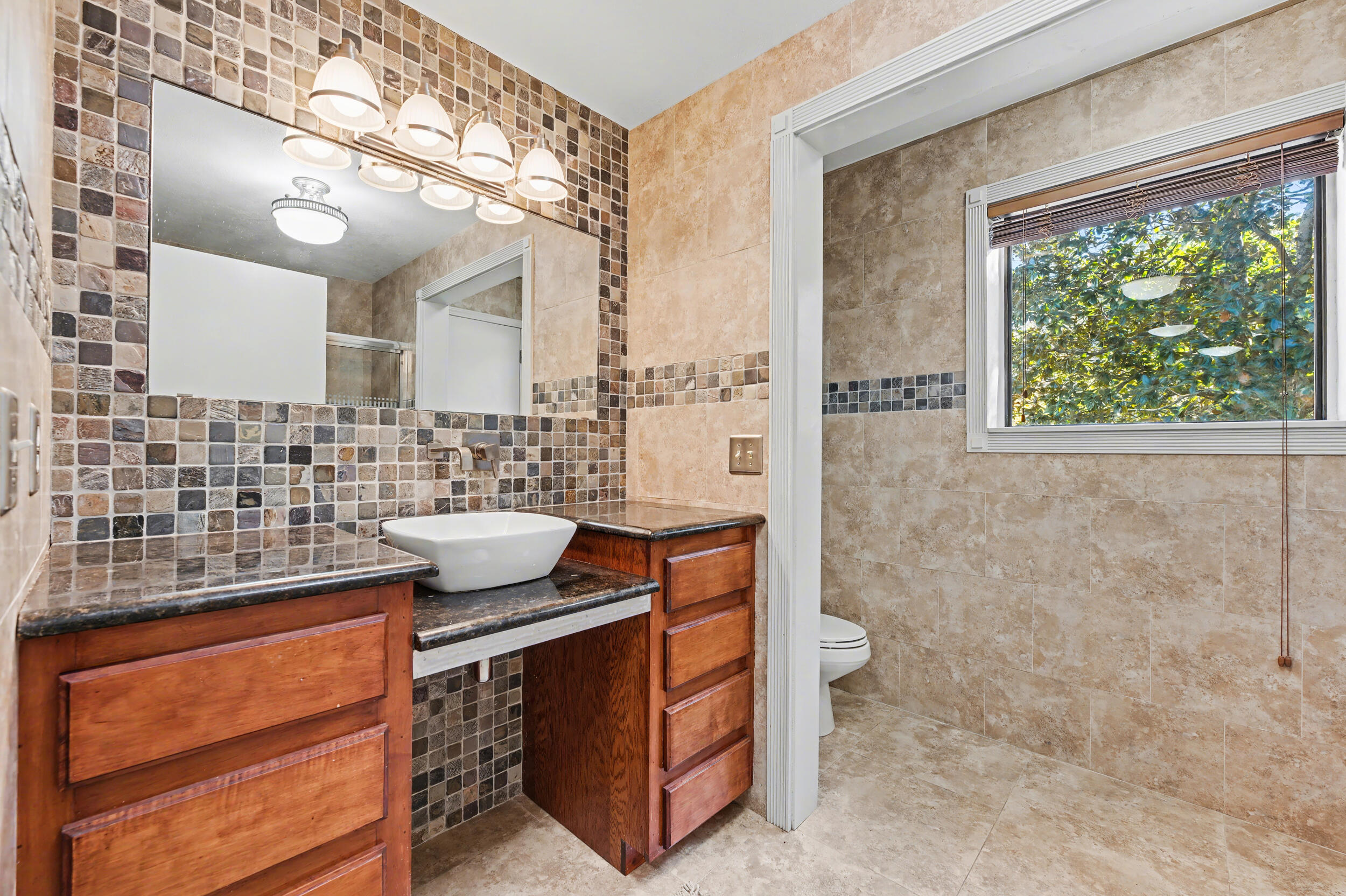 WHISPER BAY - Residential