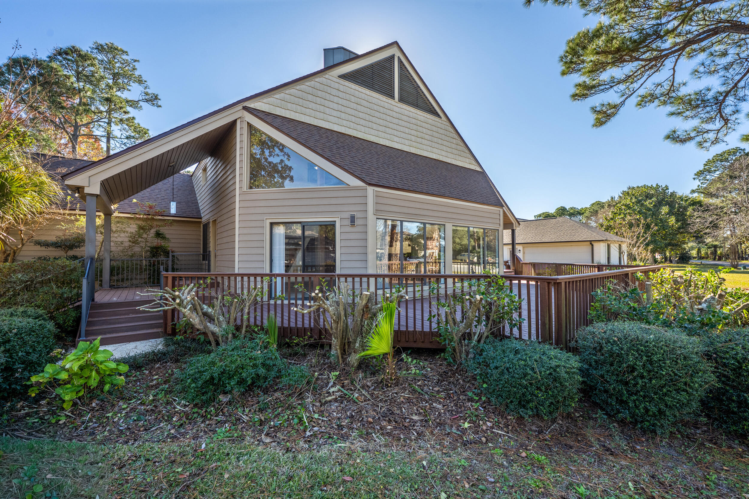 WHISPER BAY - Residential