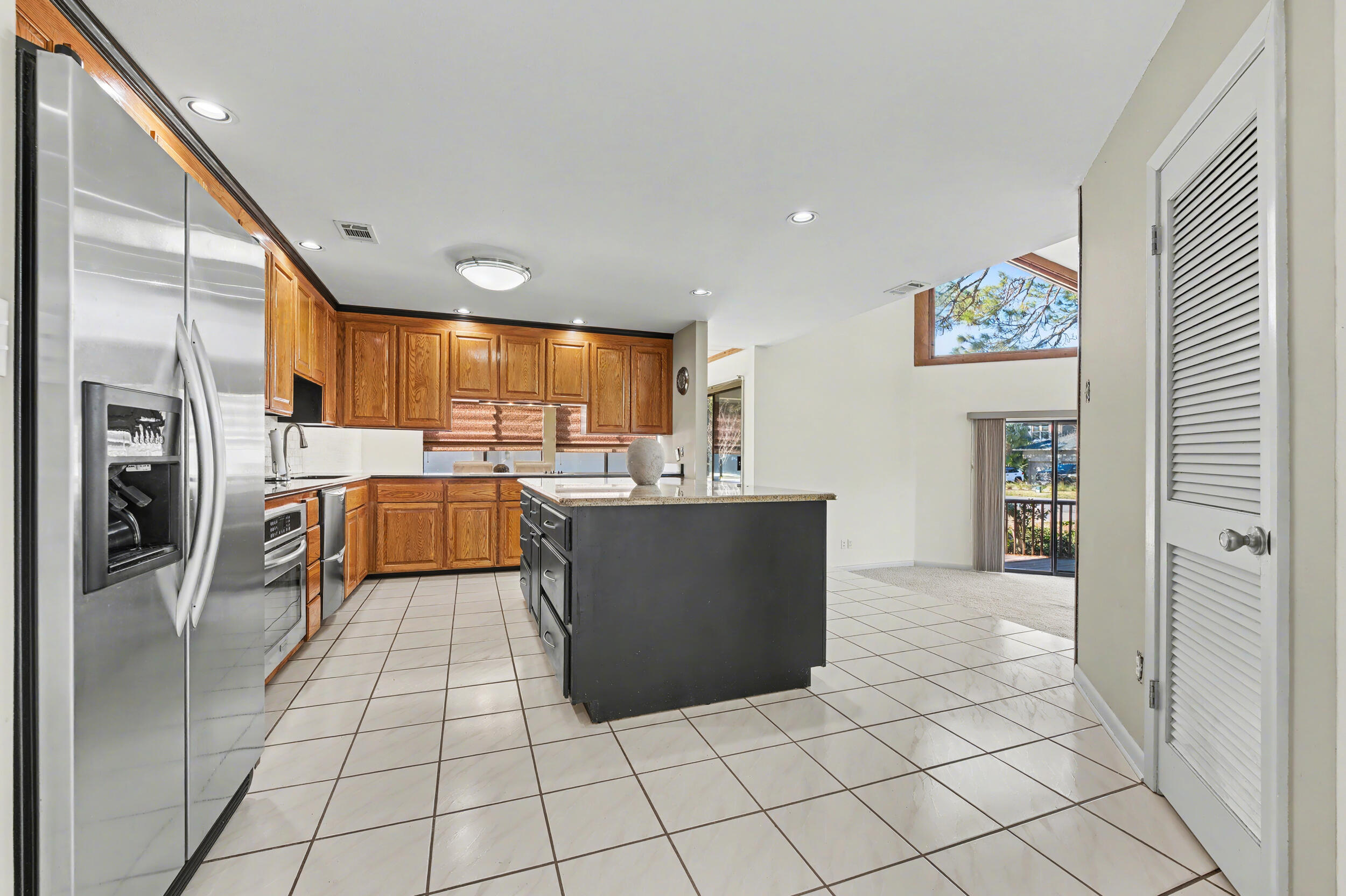 WHISPER BAY - Residential