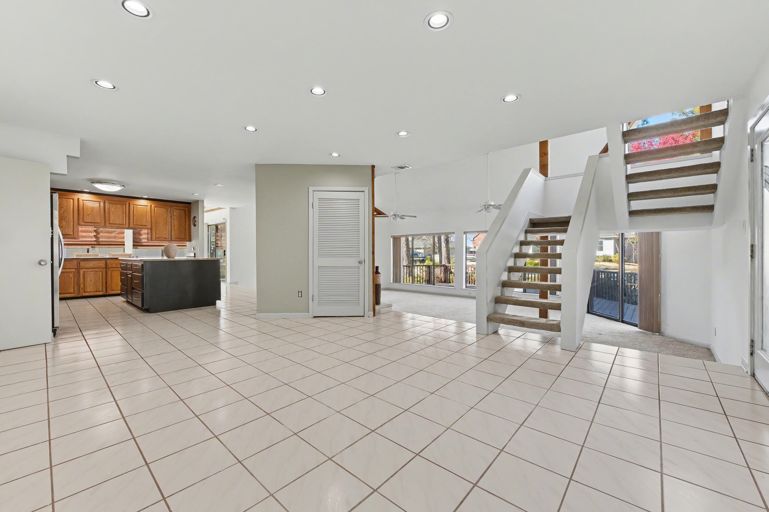 WHISPER BAY - Residential