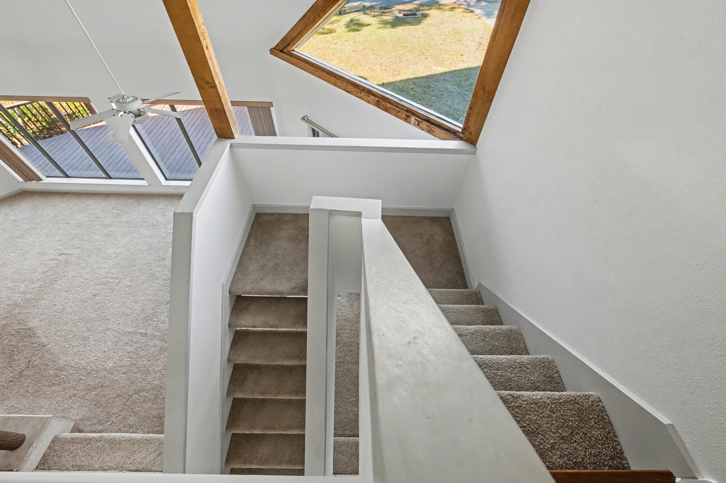 WHISPER BAY - Residential