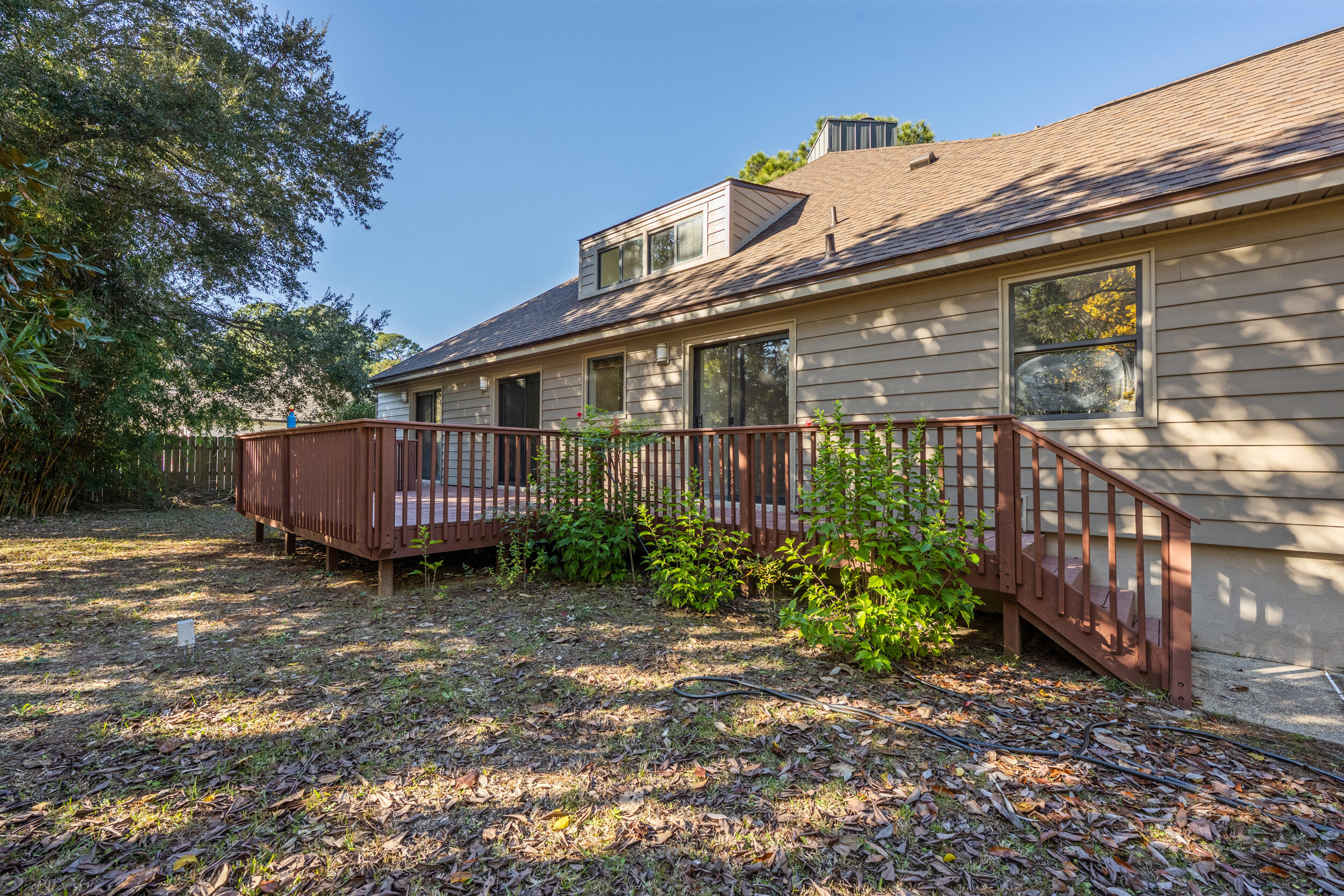 WHISPER BAY - Residential