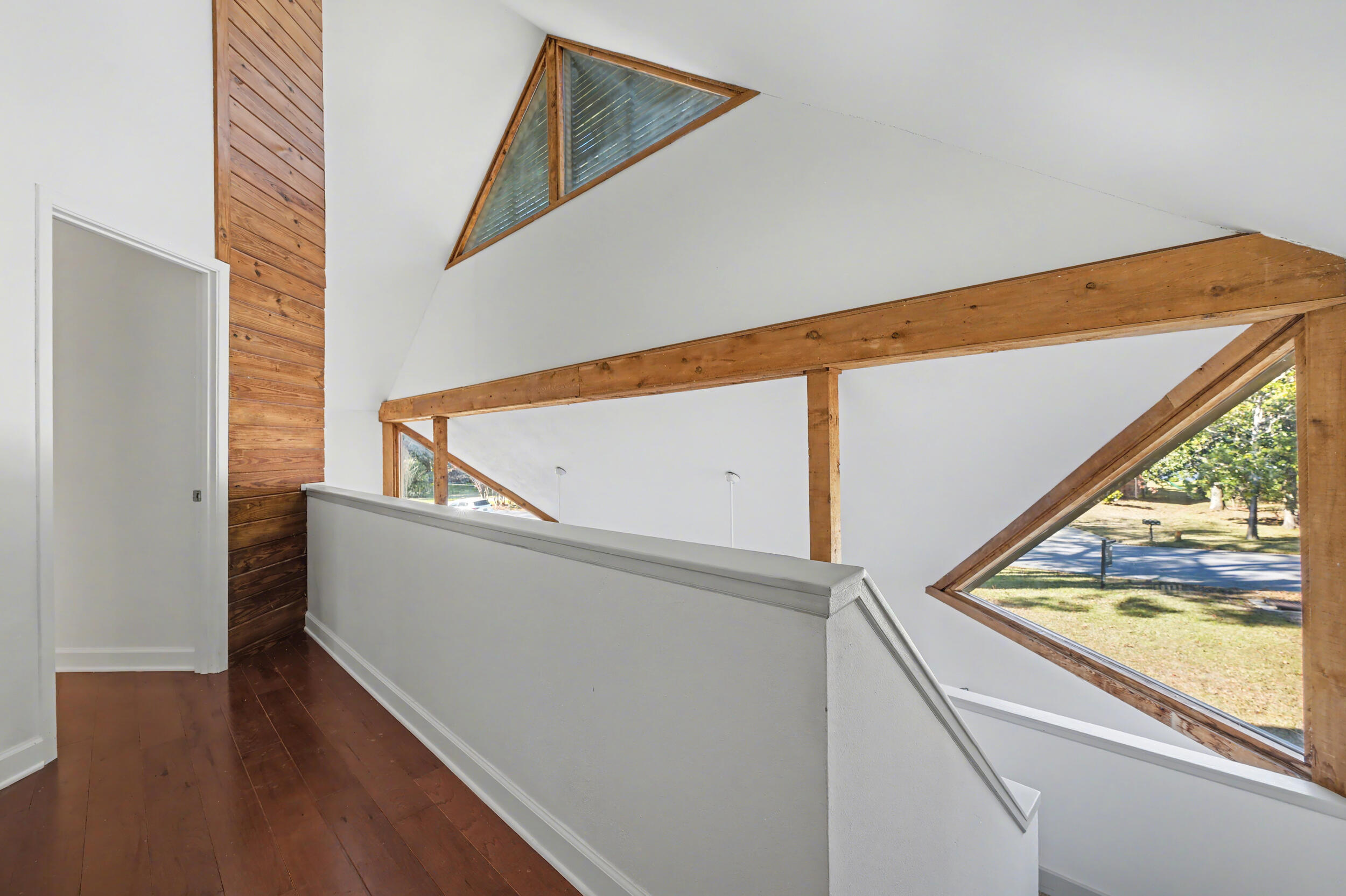 WHISPER BAY - Residential