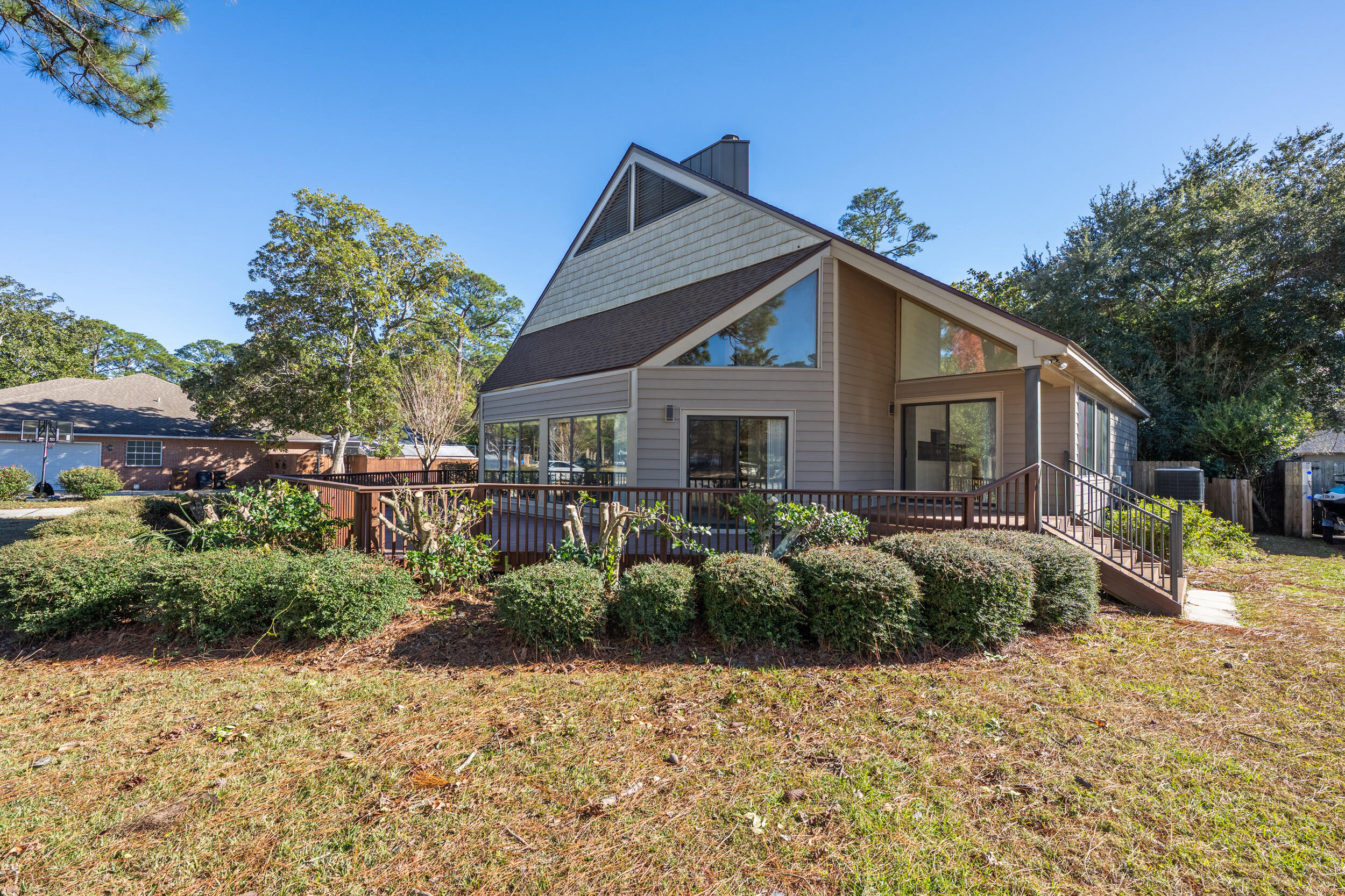 WHISPER BAY - Residential