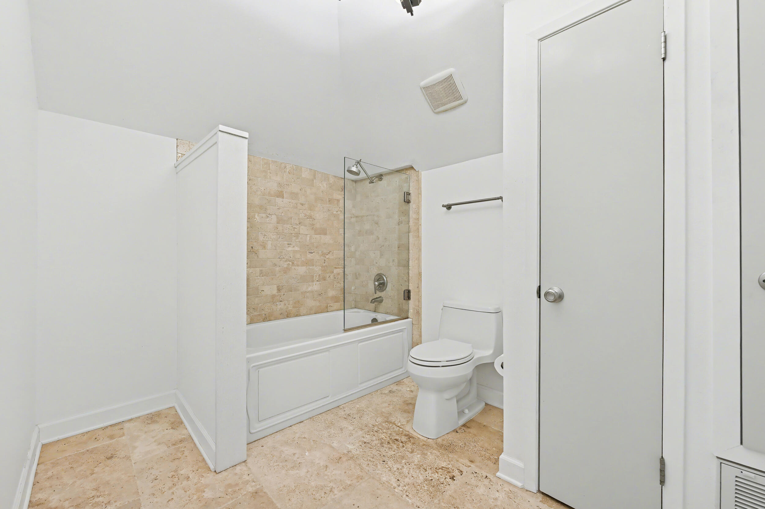 WHISPER BAY - Residential