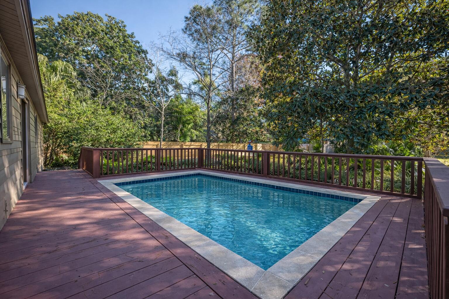 WHISPER BAY - Residential