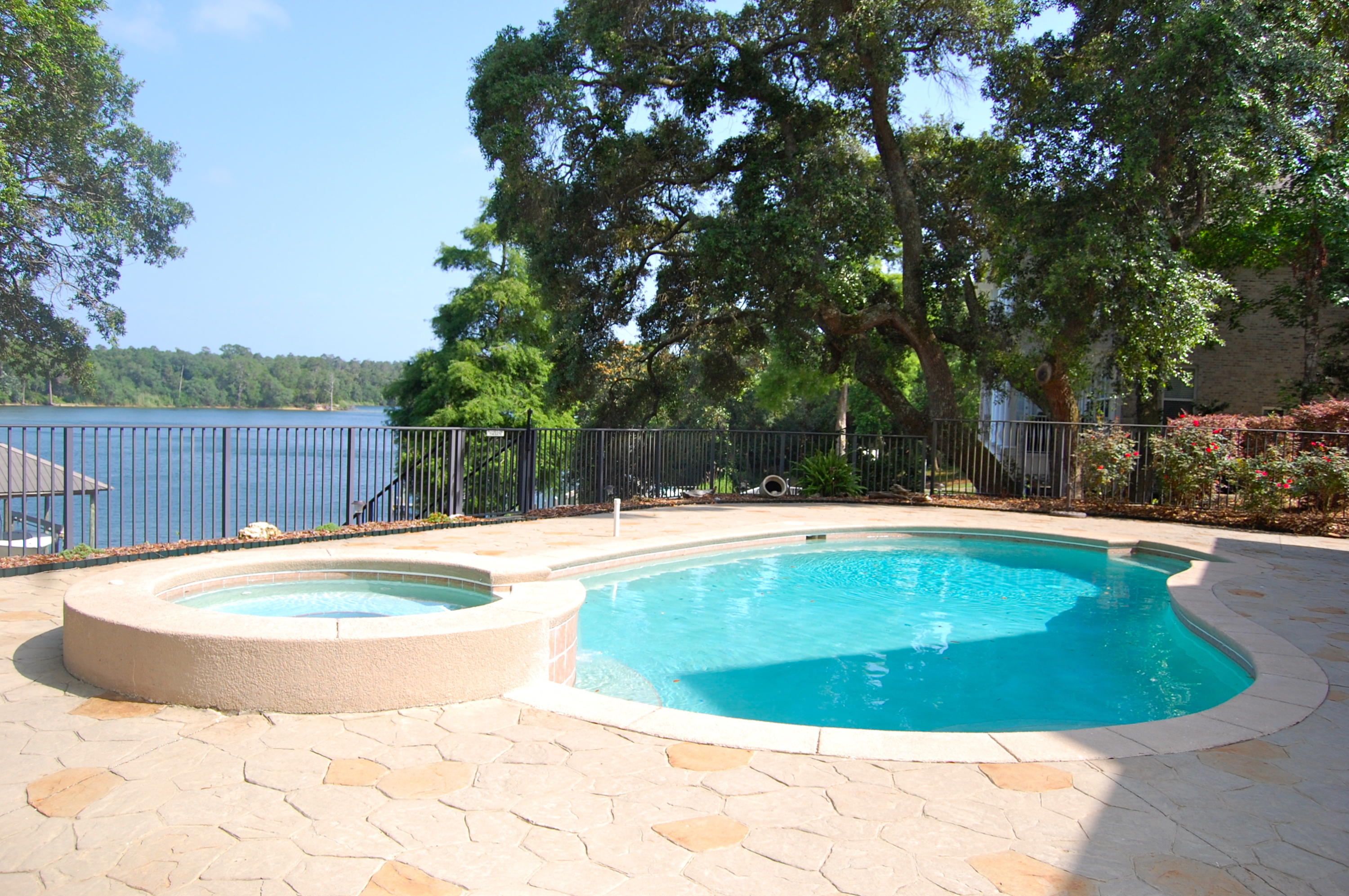 BAYOU POQUITO - Residential