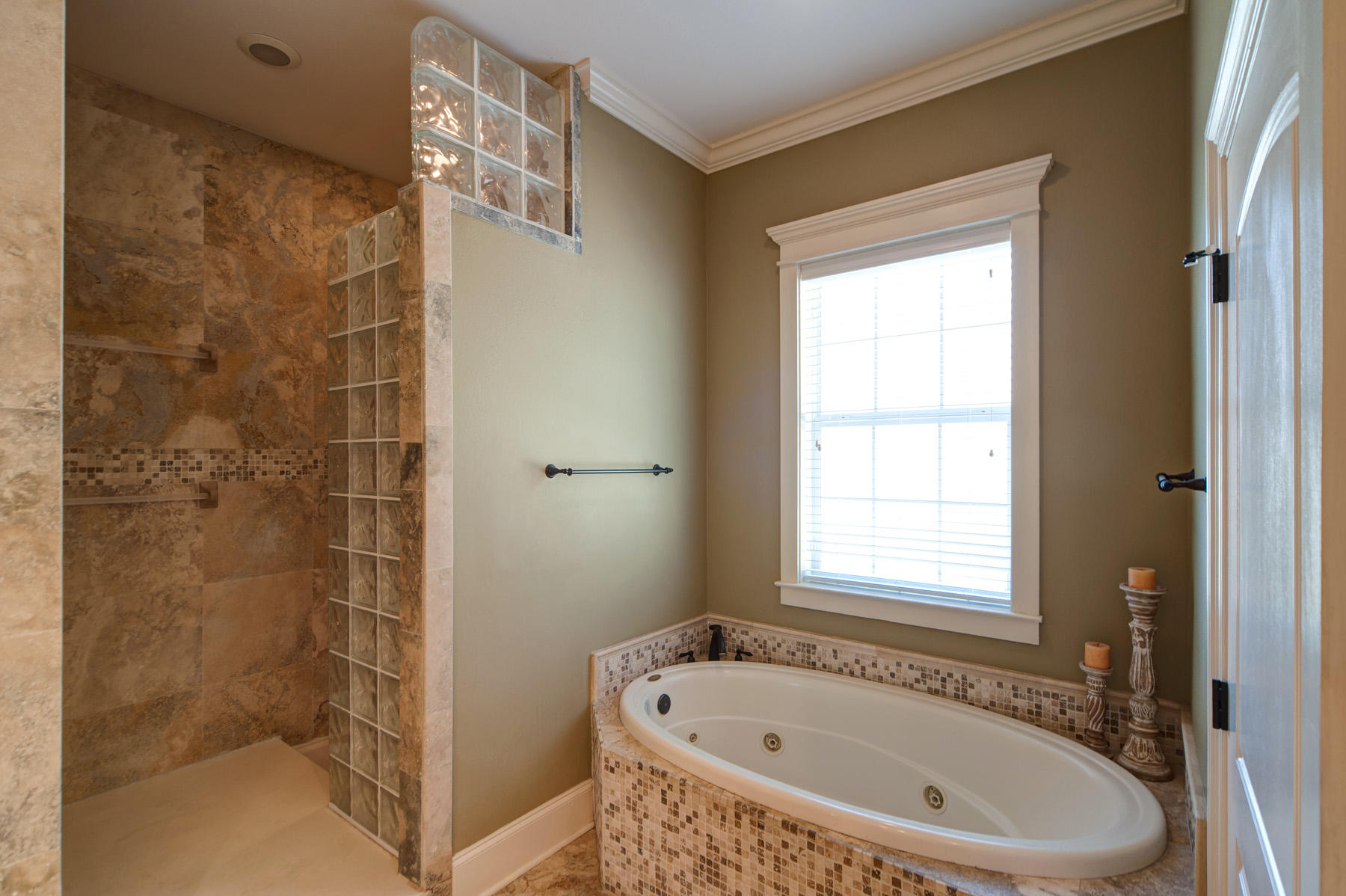 BAYOU POQUITO - Residential