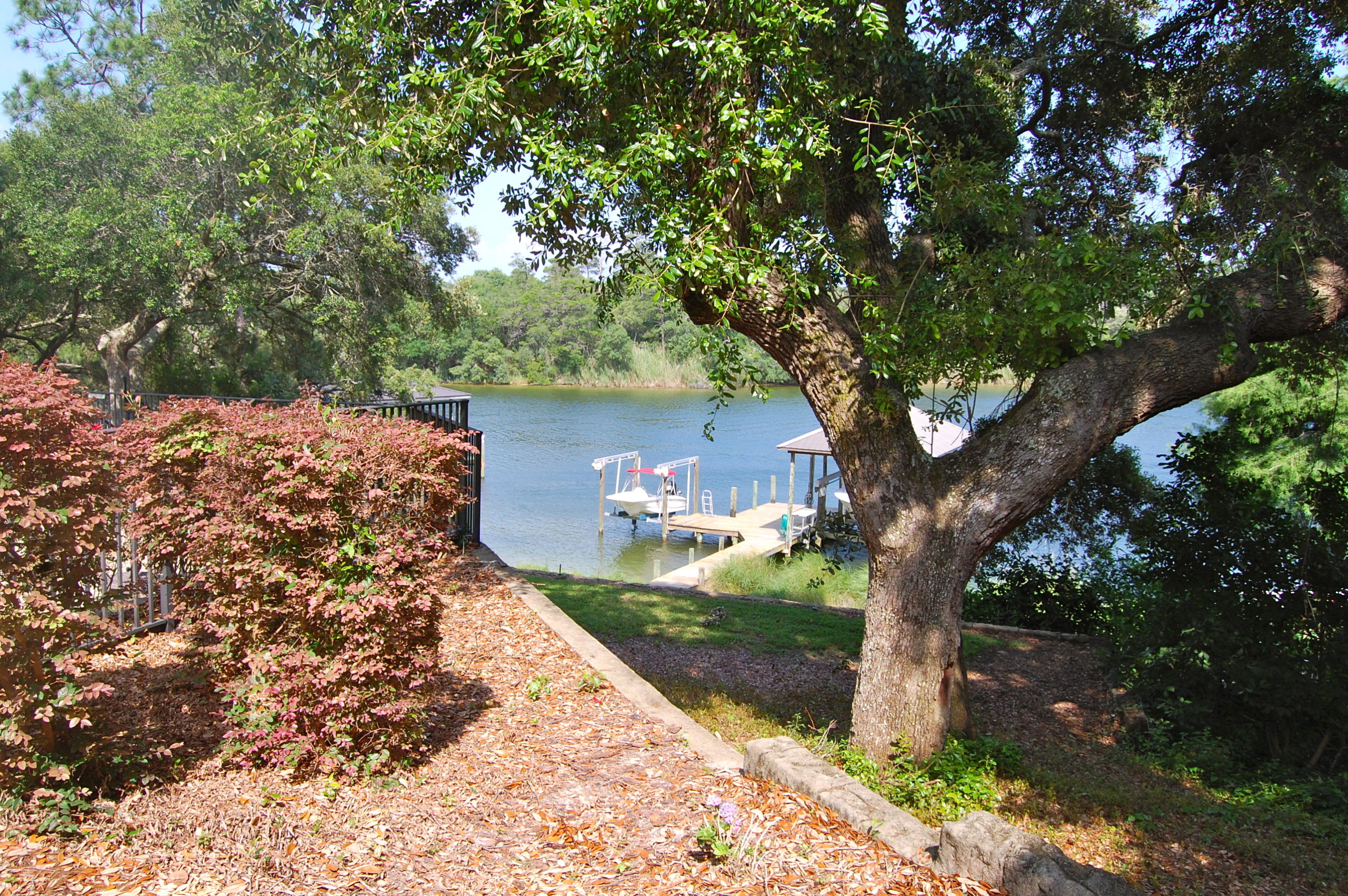 BAYOU POQUITO - Residential